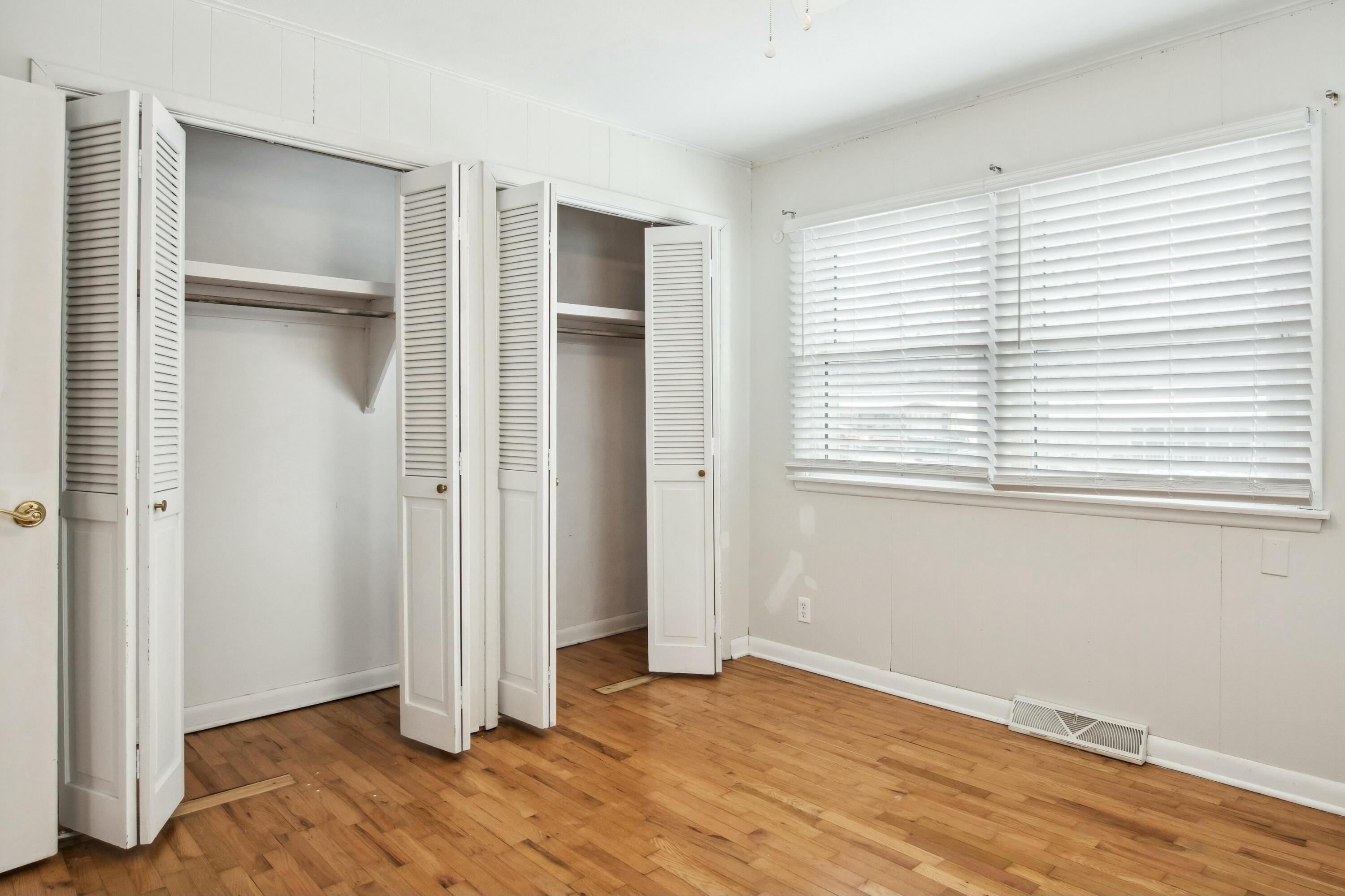 2107 South Oak Grove Avenue Property Photo 20