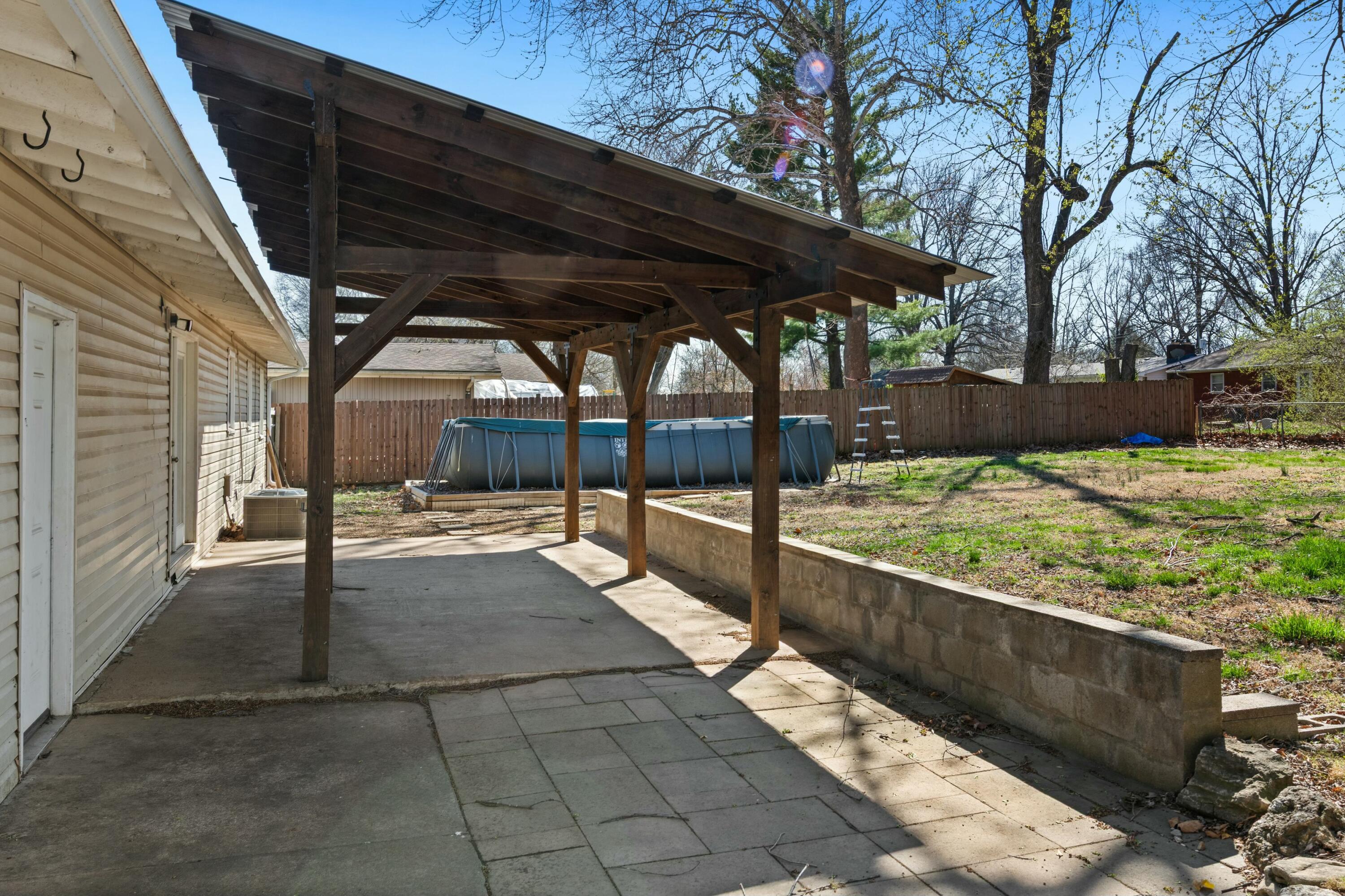 2107 South Oak Grove Avenue Property Photo 24