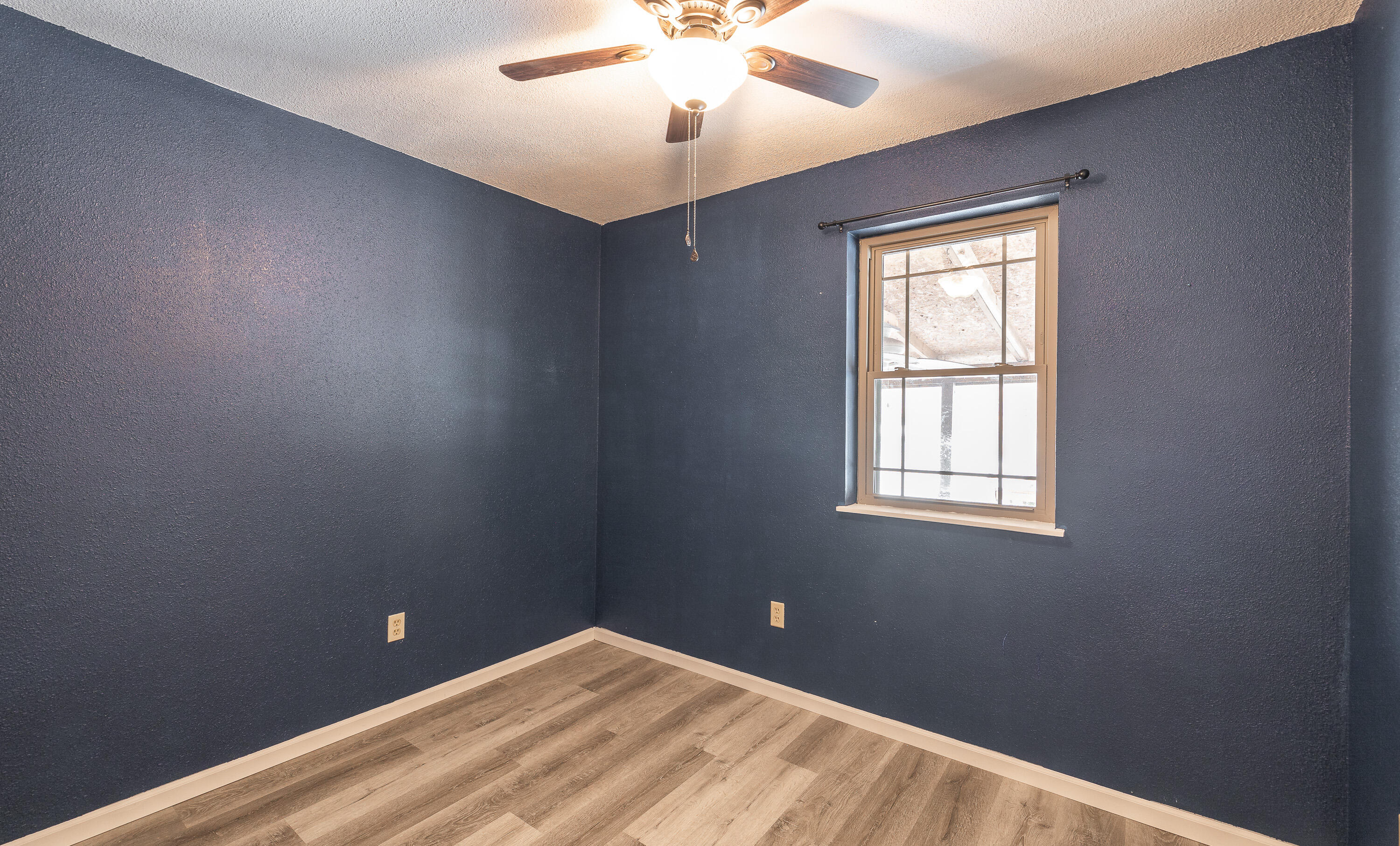 14467 Worth Lane Property Photo 14