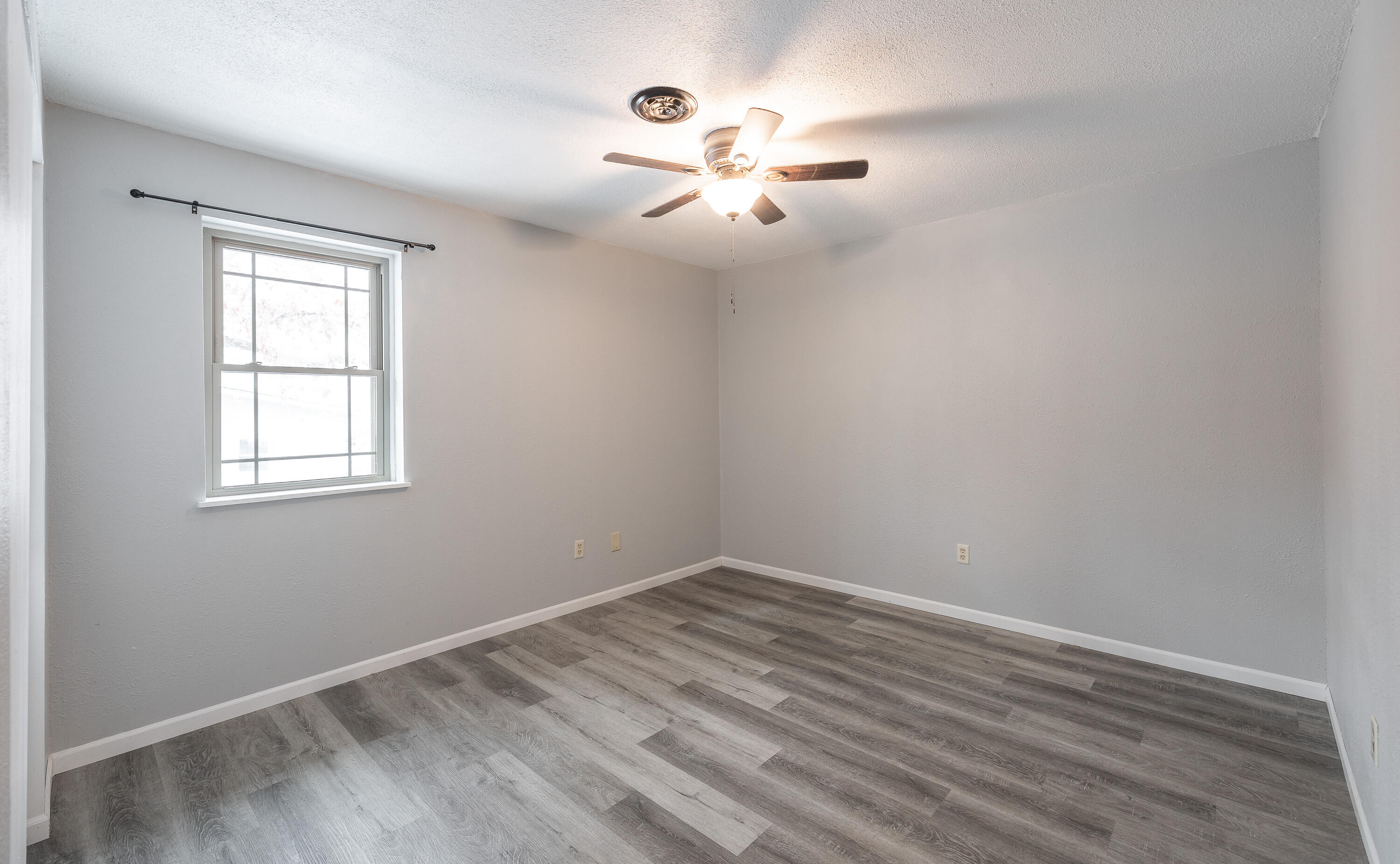 14467 Worth Lane Property Photo 15
