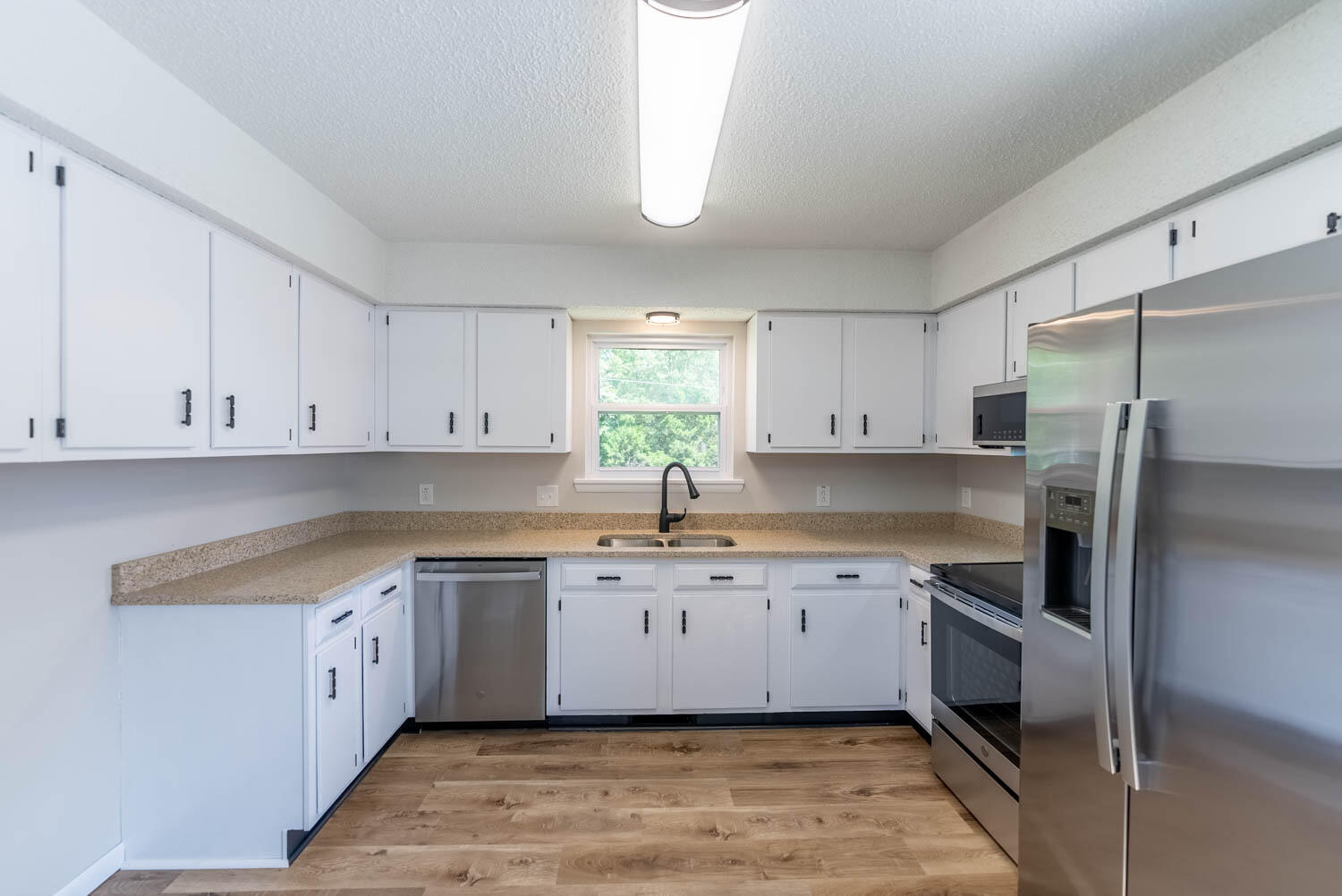 1610 Good Hard Drive Property Photo 9