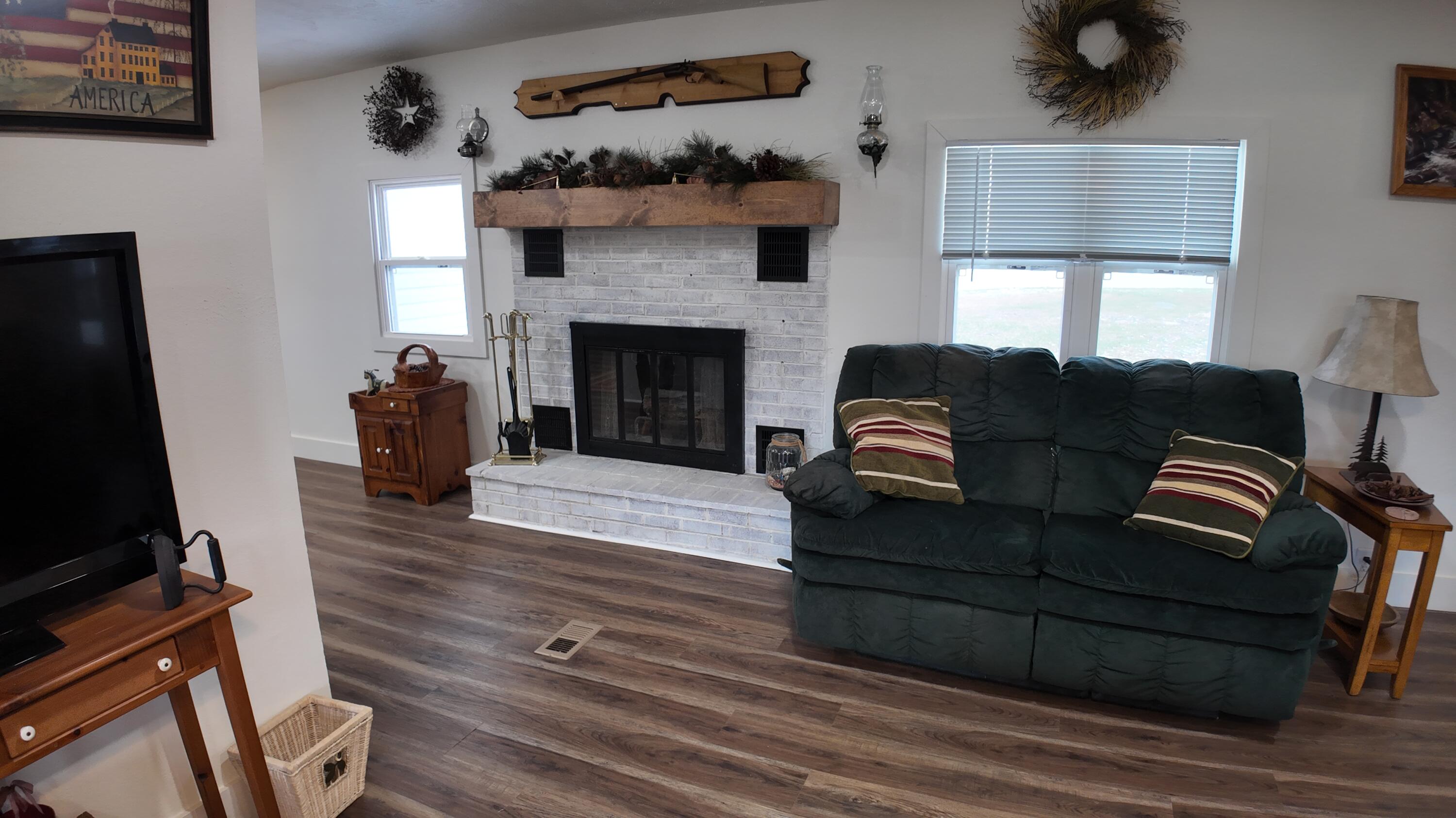 1247 State Highway North Property Photo 1