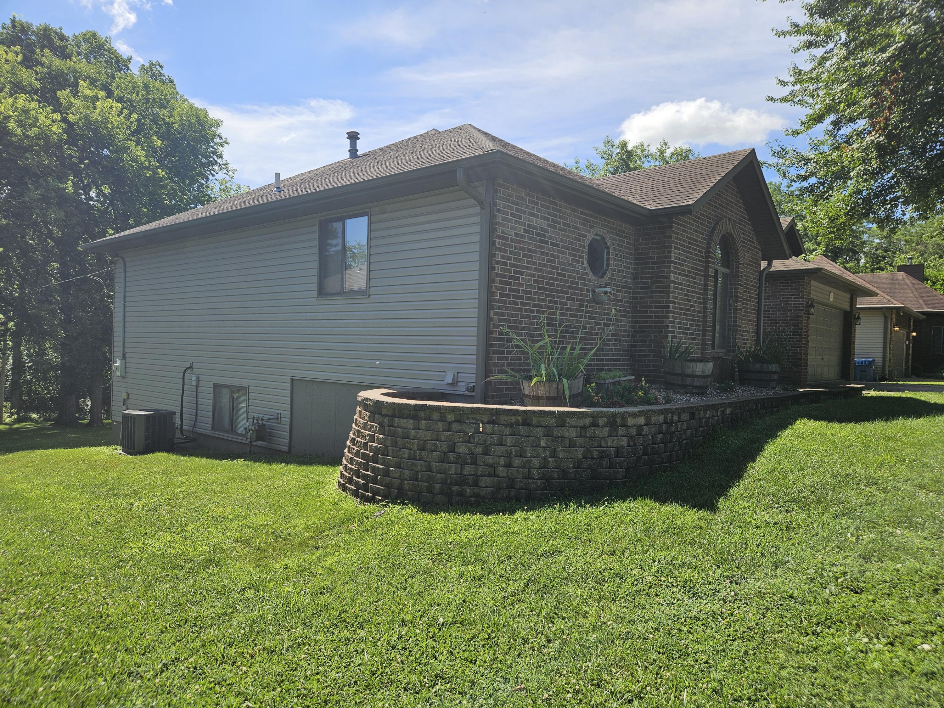 3616 North Temple Avenue Property Photo 9