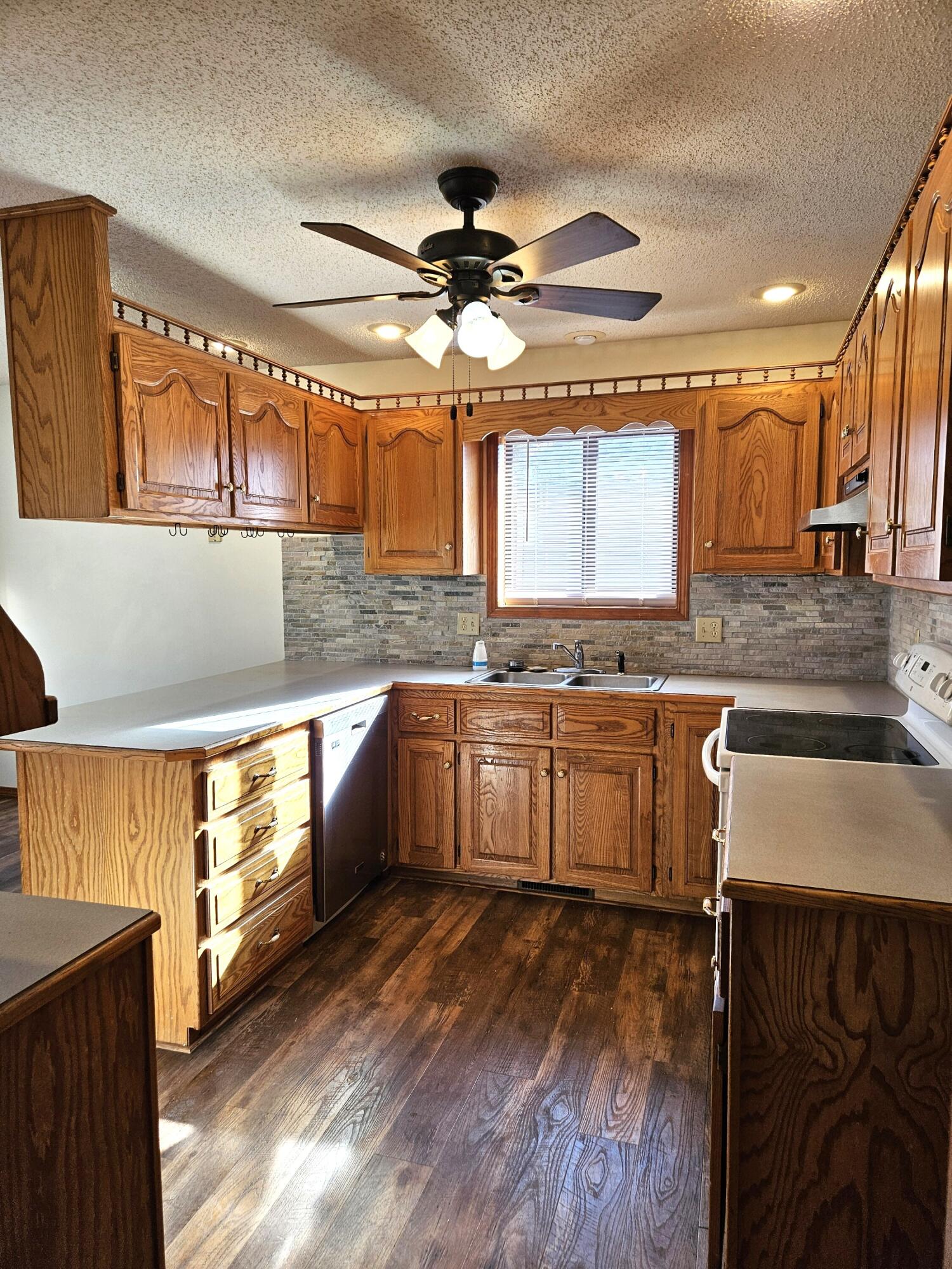 3616 North Temple Avenue Property Photo 21