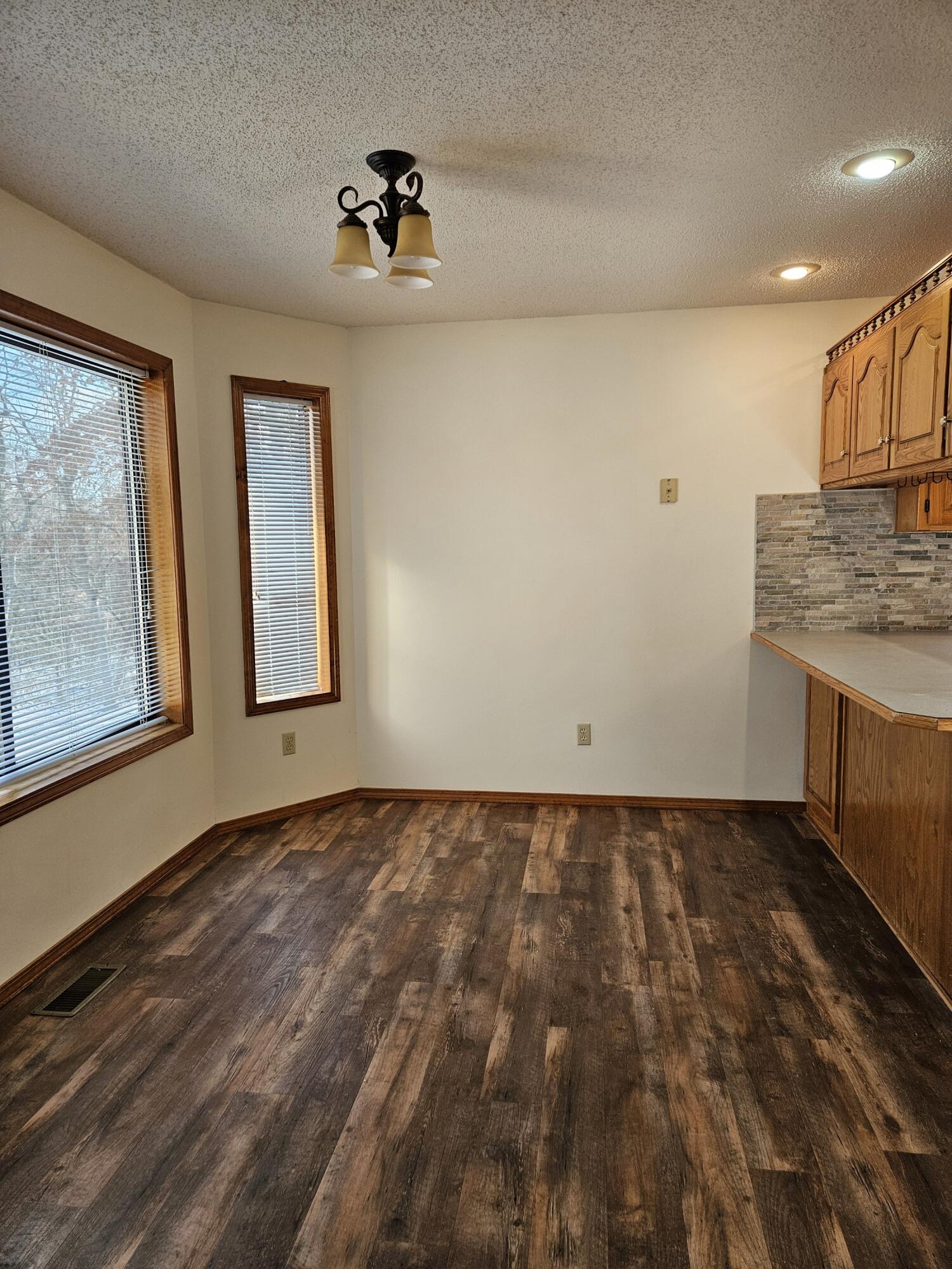 3616 North Temple Avenue Property Photo 23