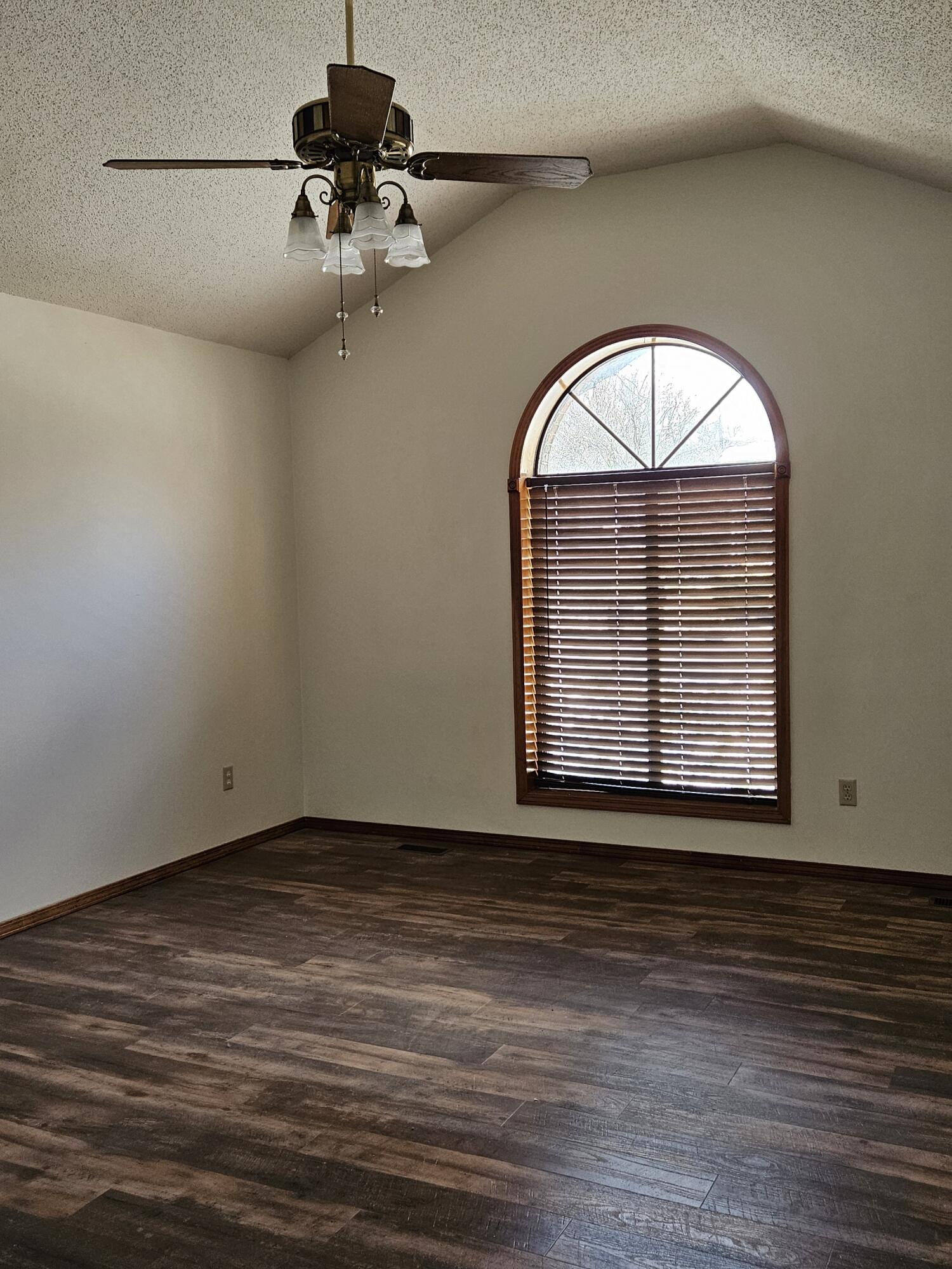 3616 North Temple Avenue Property Photo 24
