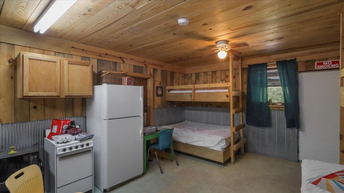 49912 East State Highway 14 Property Photo 33