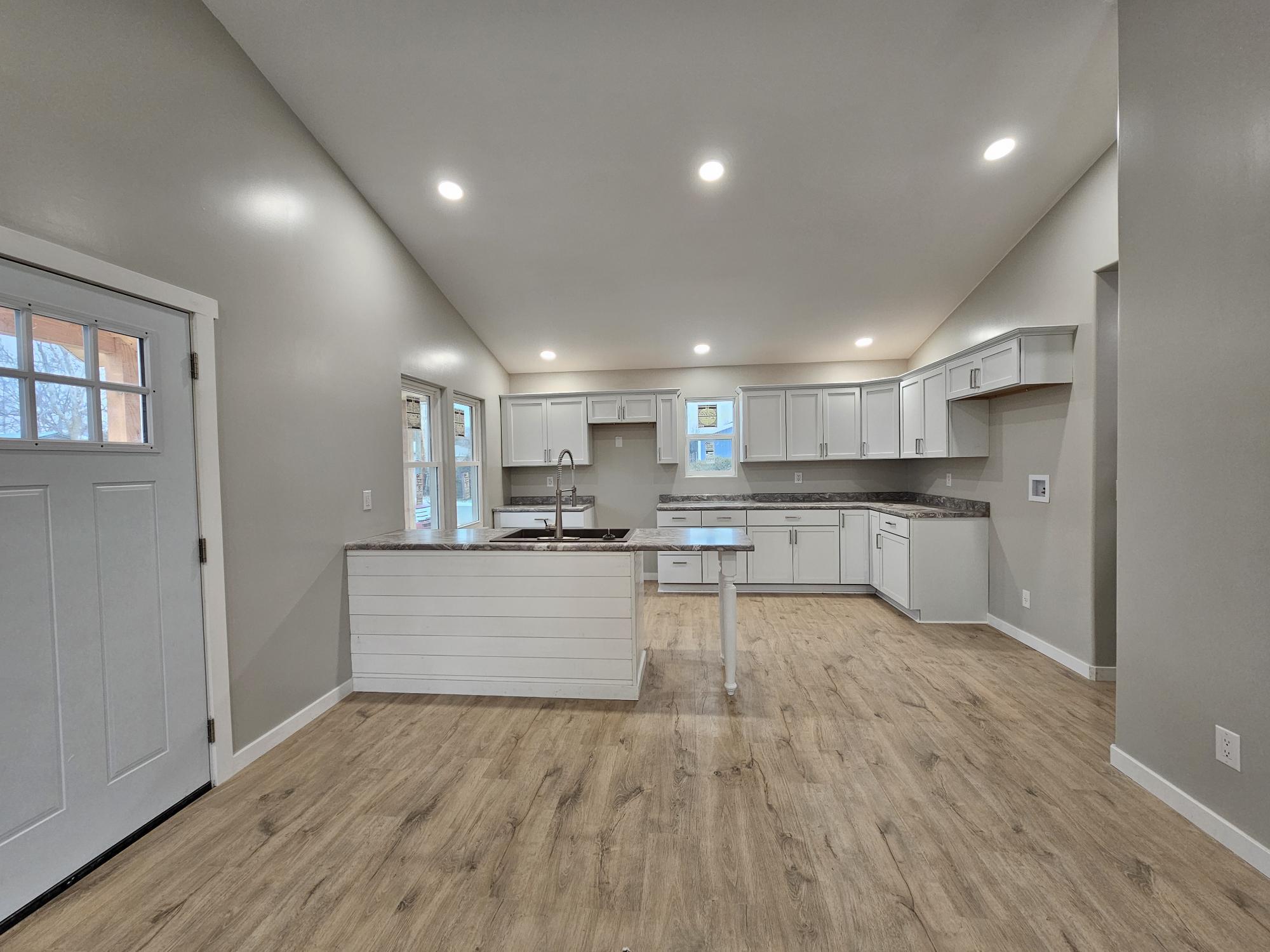 137 South Whited Street Property Photo 5