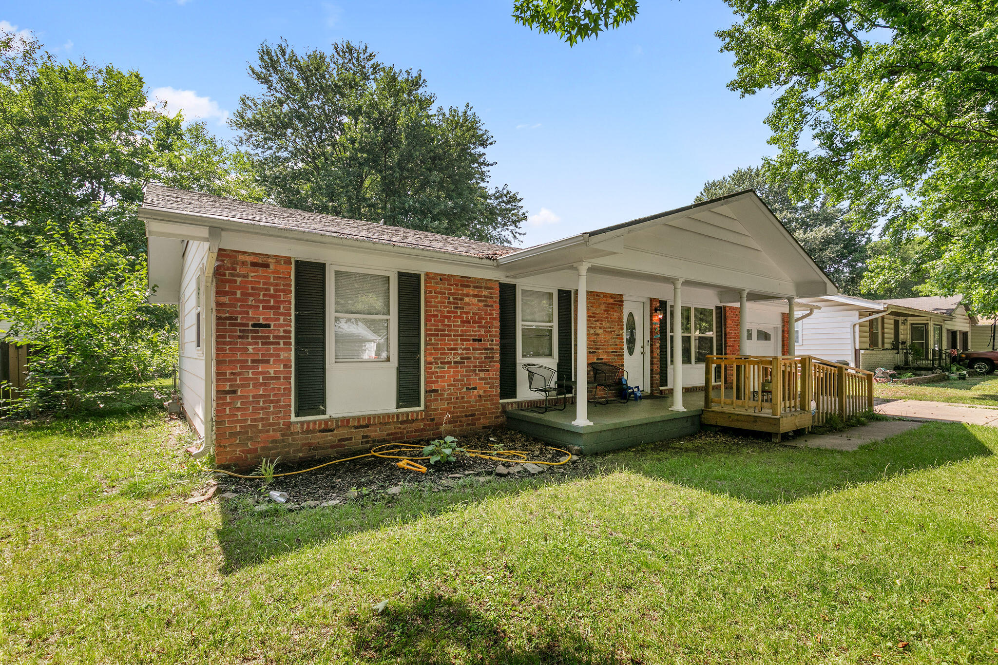 2517 South Nettleton Avenue Property Photo 2