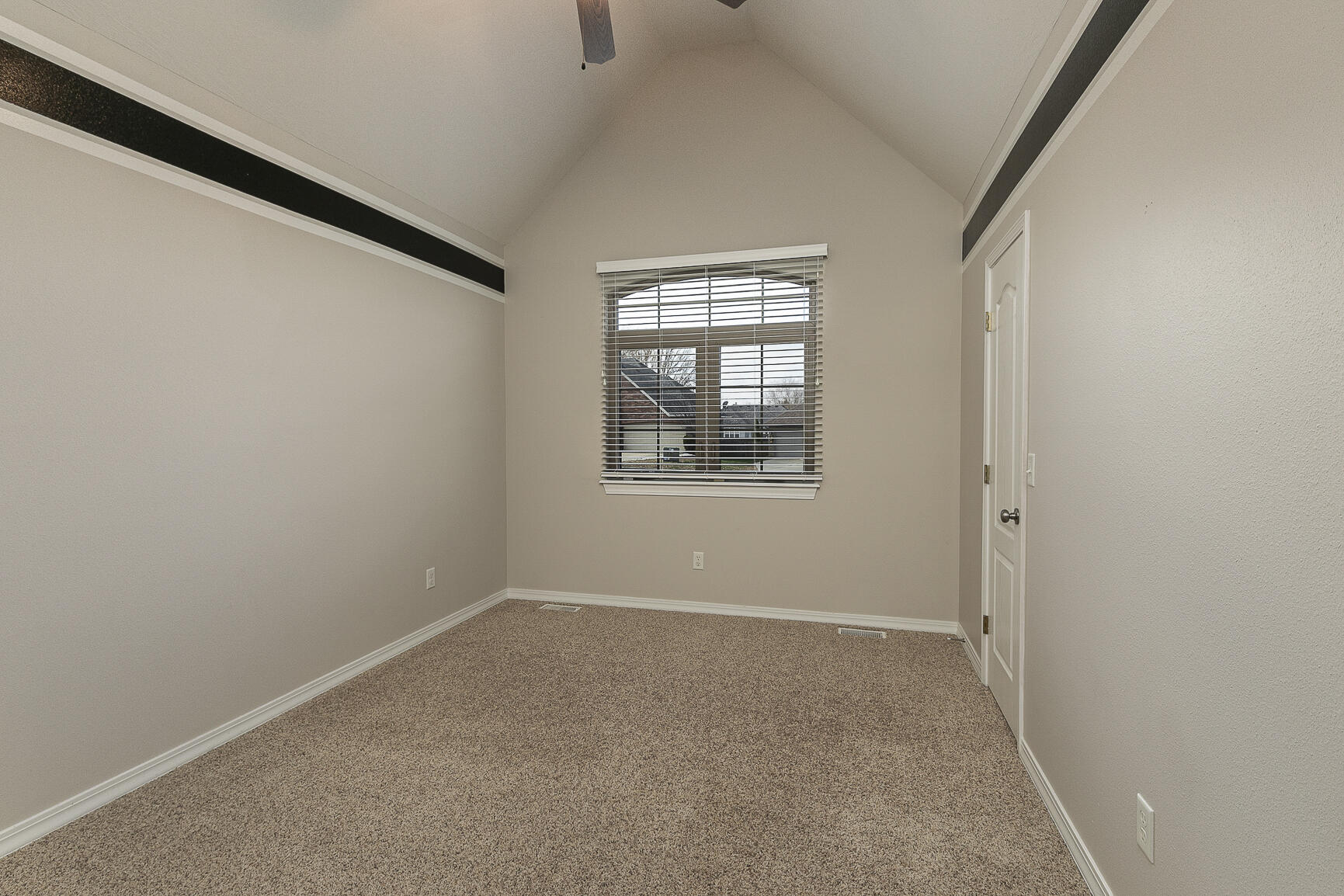 5594 South Dayton Avenue Property Photo 27