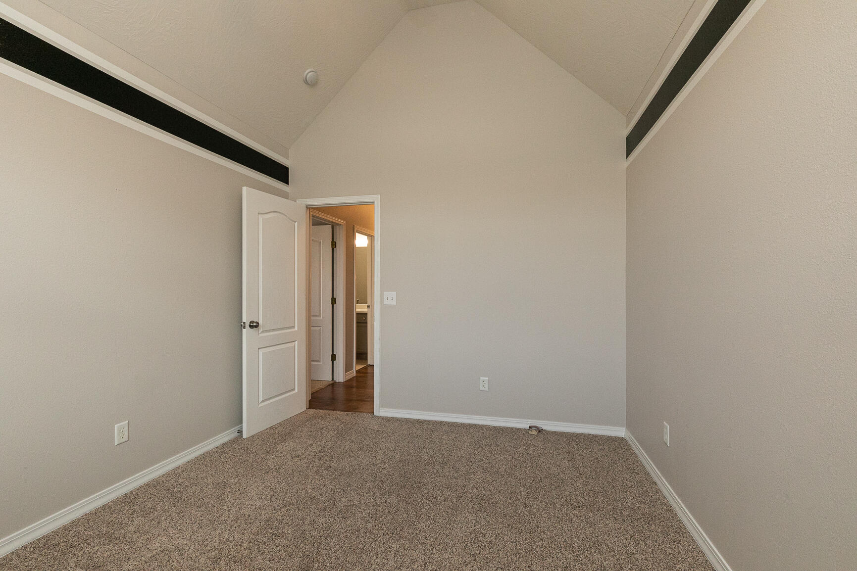 5594 South Dayton Avenue Property Photo 28