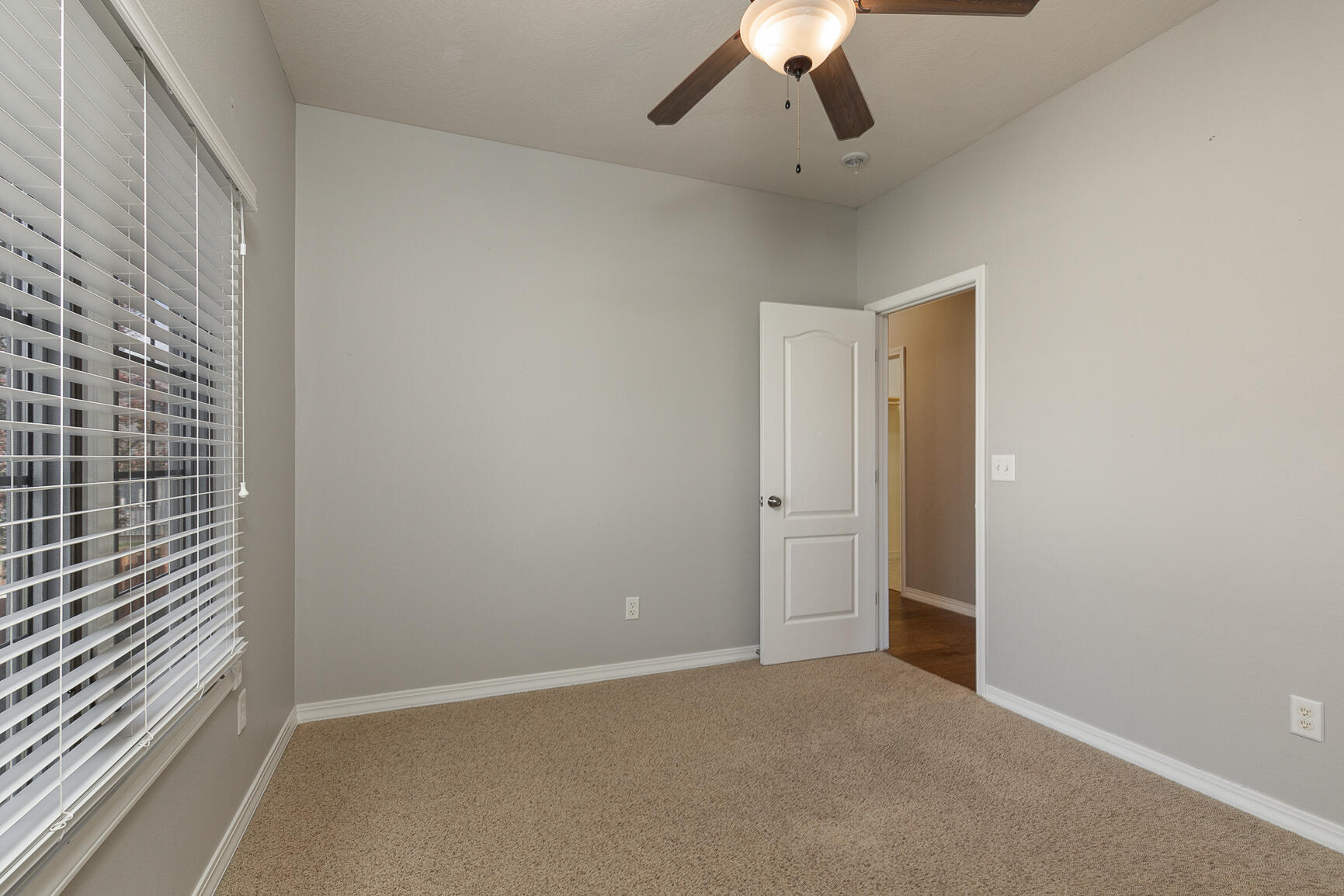 5594 South Dayton Avenue Property Photo 30