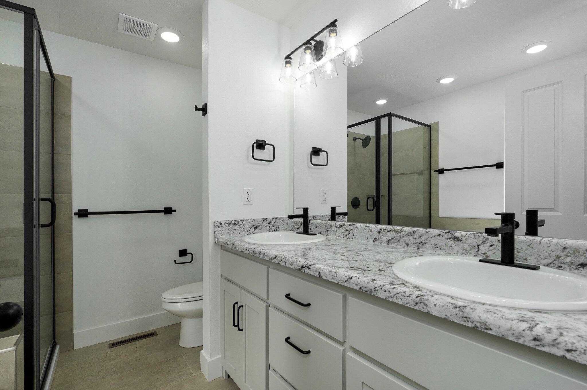 854 West Whiteside Street Property Photo 11