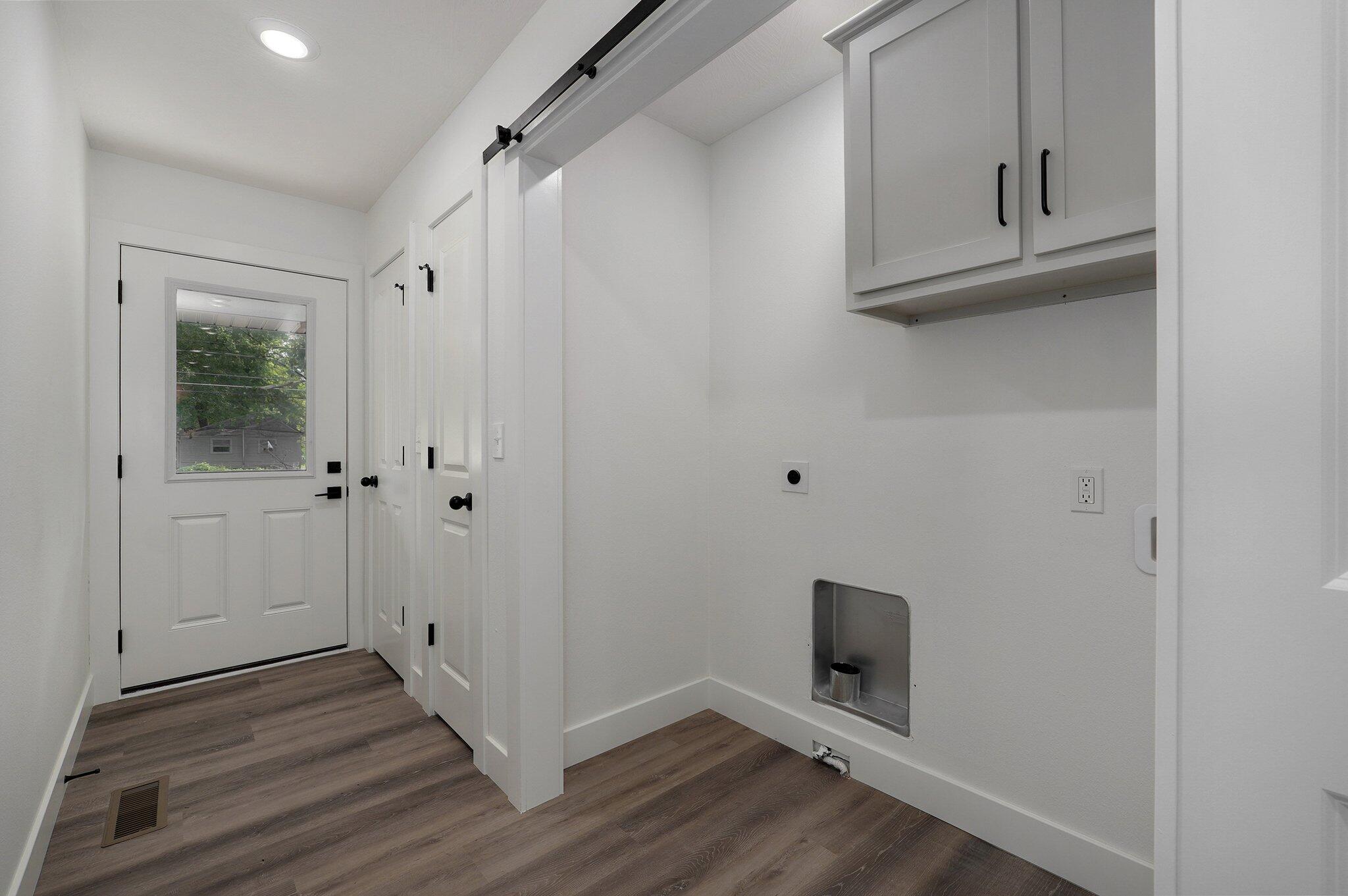 854 West Whiteside Street Property Photo 18