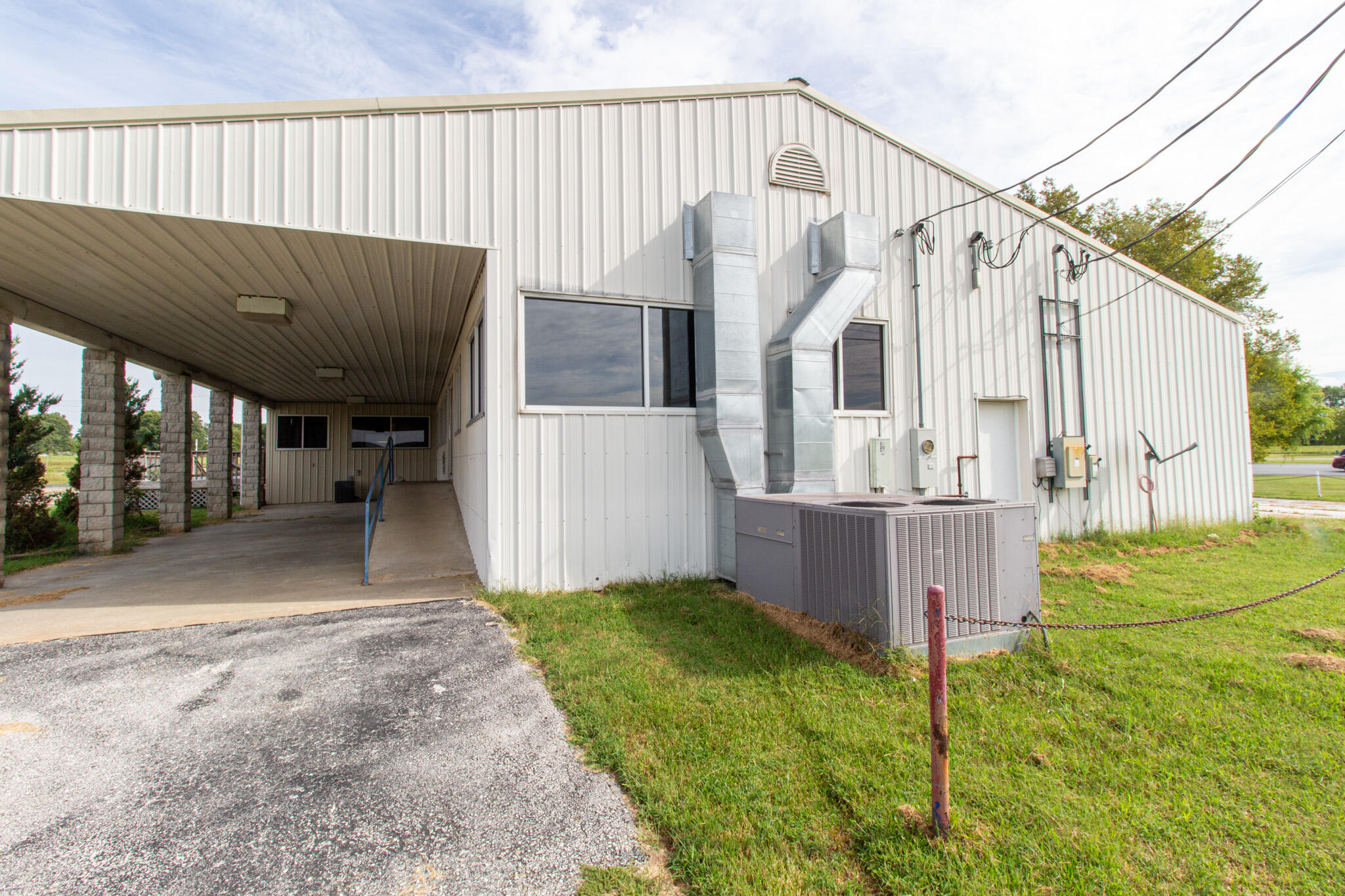 284 Redbud Street Property Photo 9