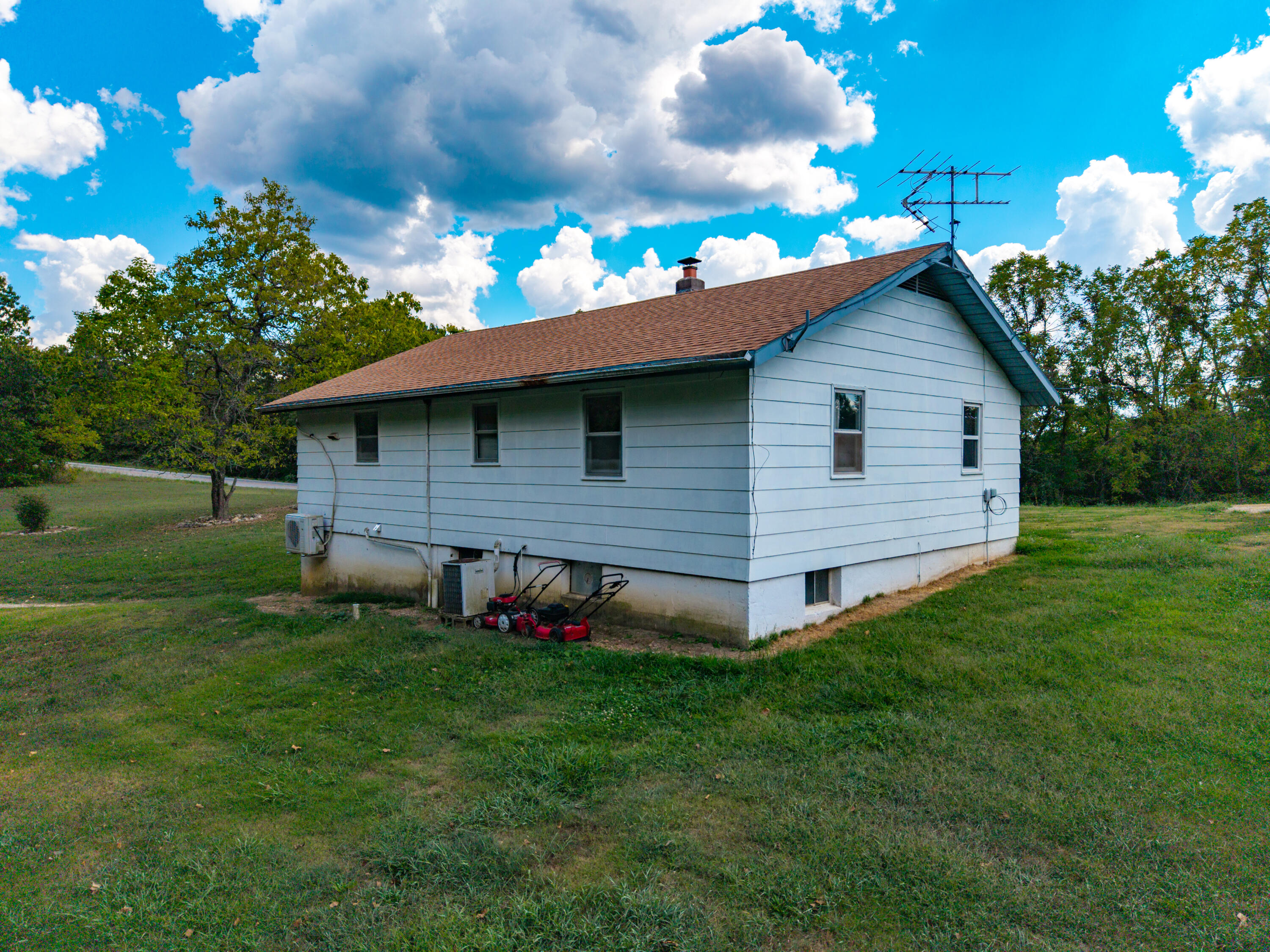 21525 State Highway P Property Photo 4