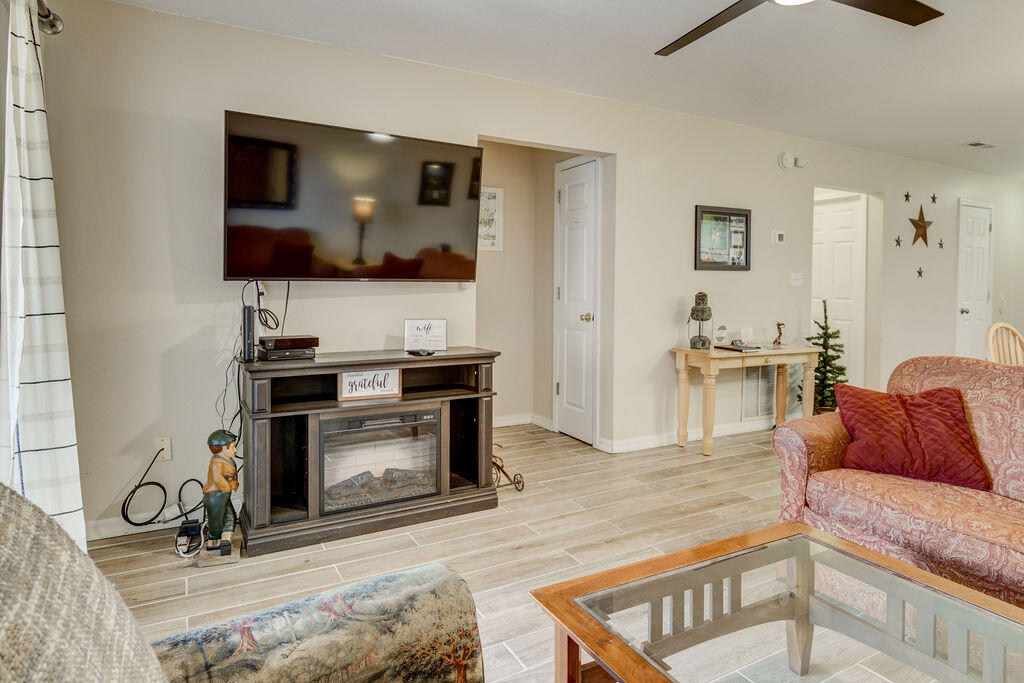 189 Avondale Drive Property Photo 12