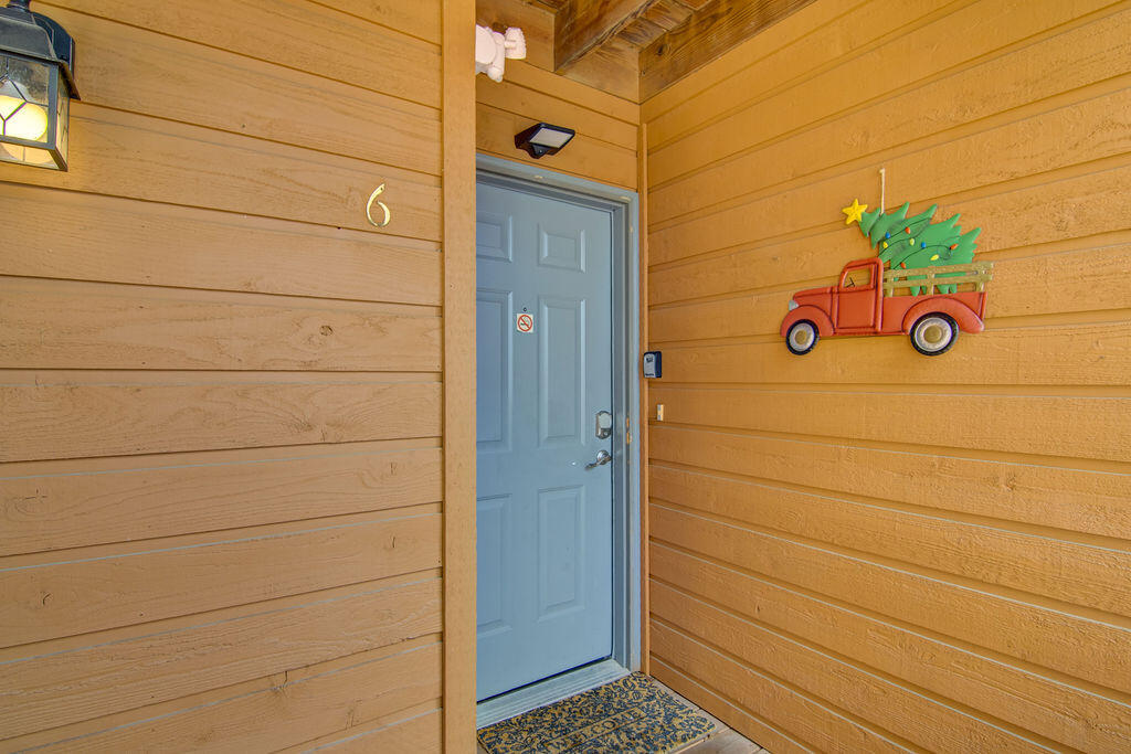 189 Avondale Drive Property Photo 3