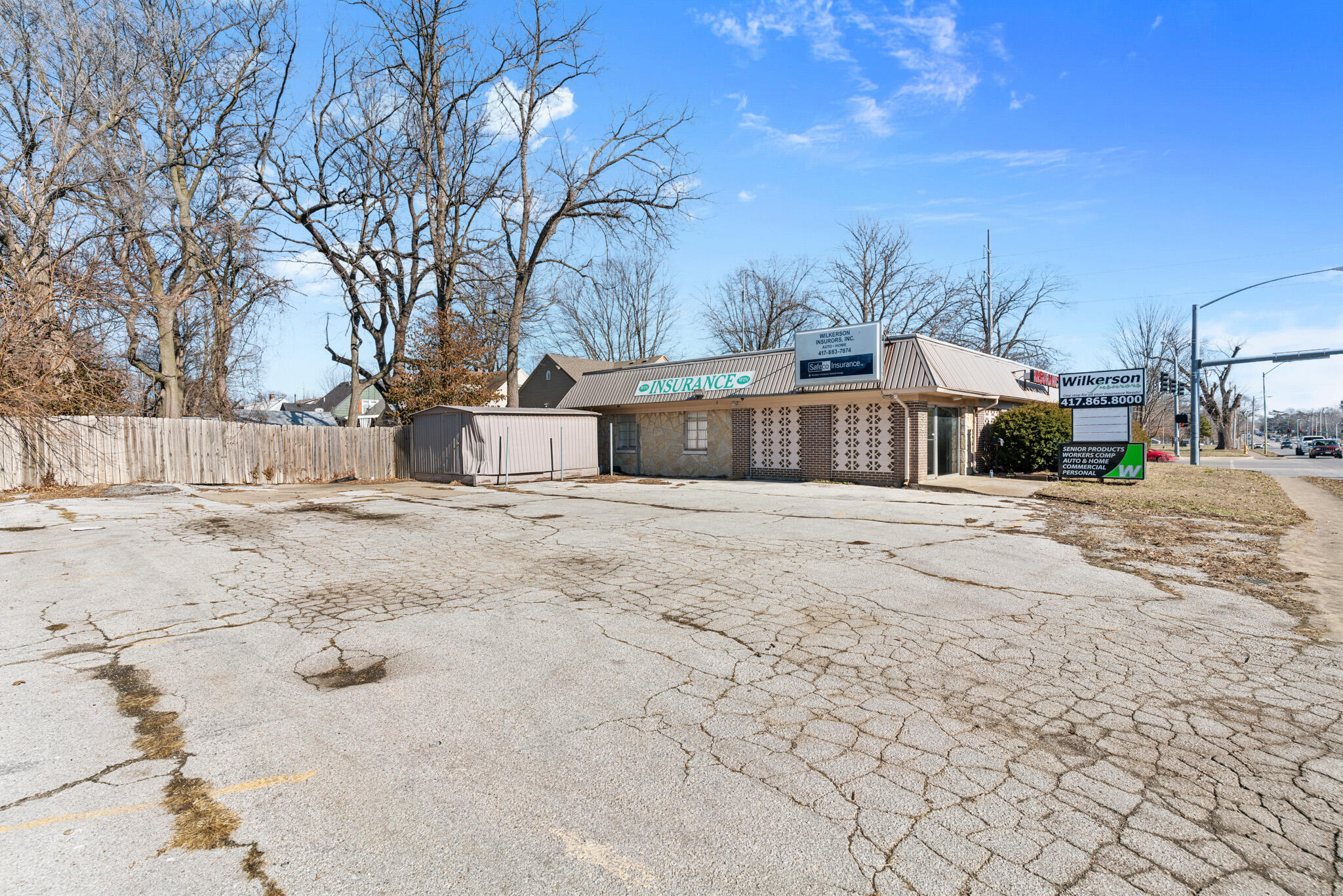 321 East Sunshine Street Property Photo 6