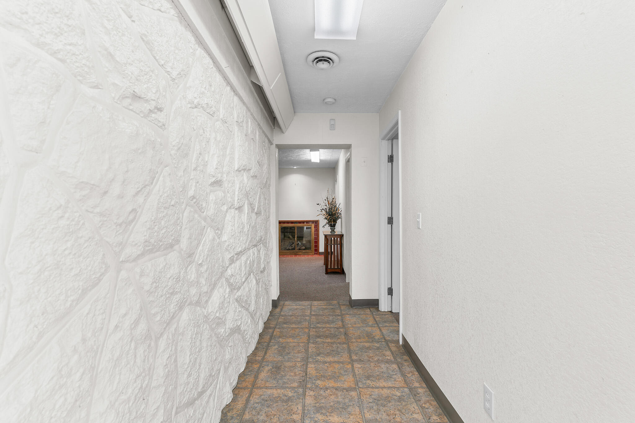 321 East Sunshine Street Property Photo 12