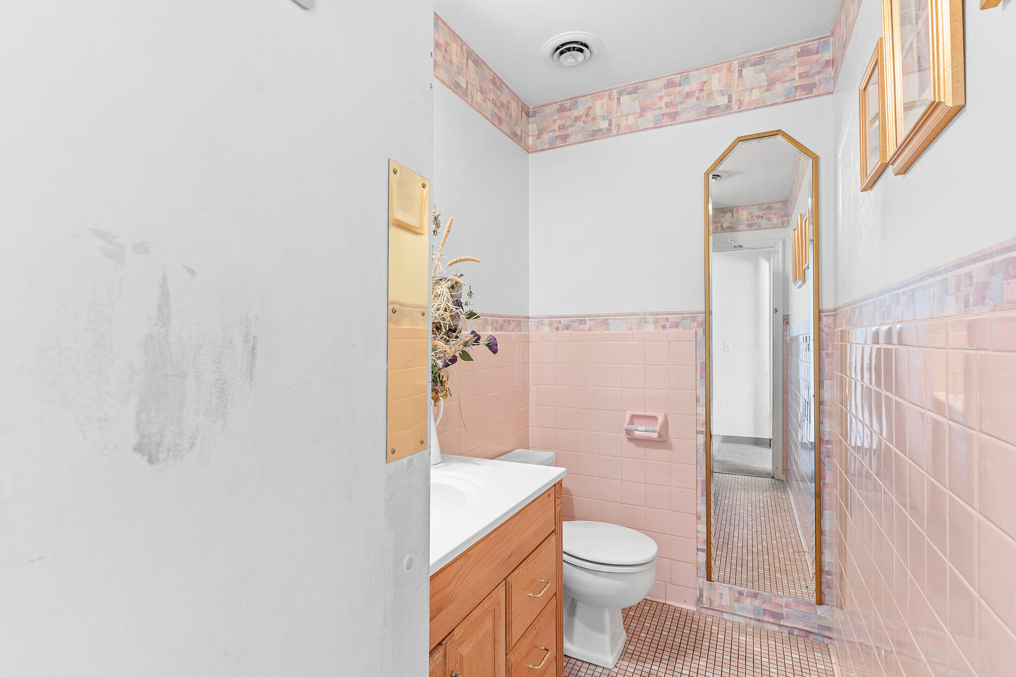 321 East Sunshine Street Property Photo 27
