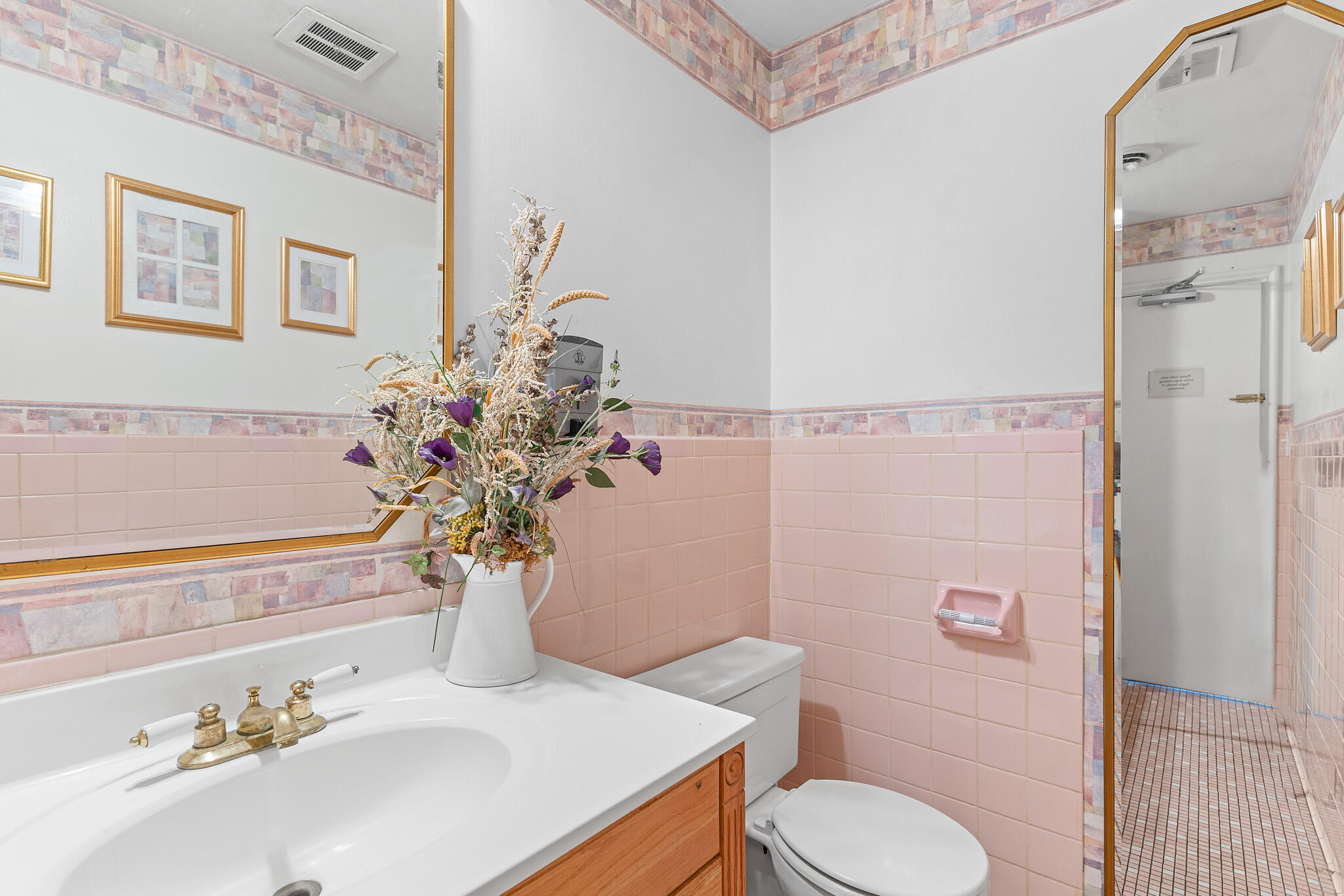 321 East Sunshine Street Property Photo 28