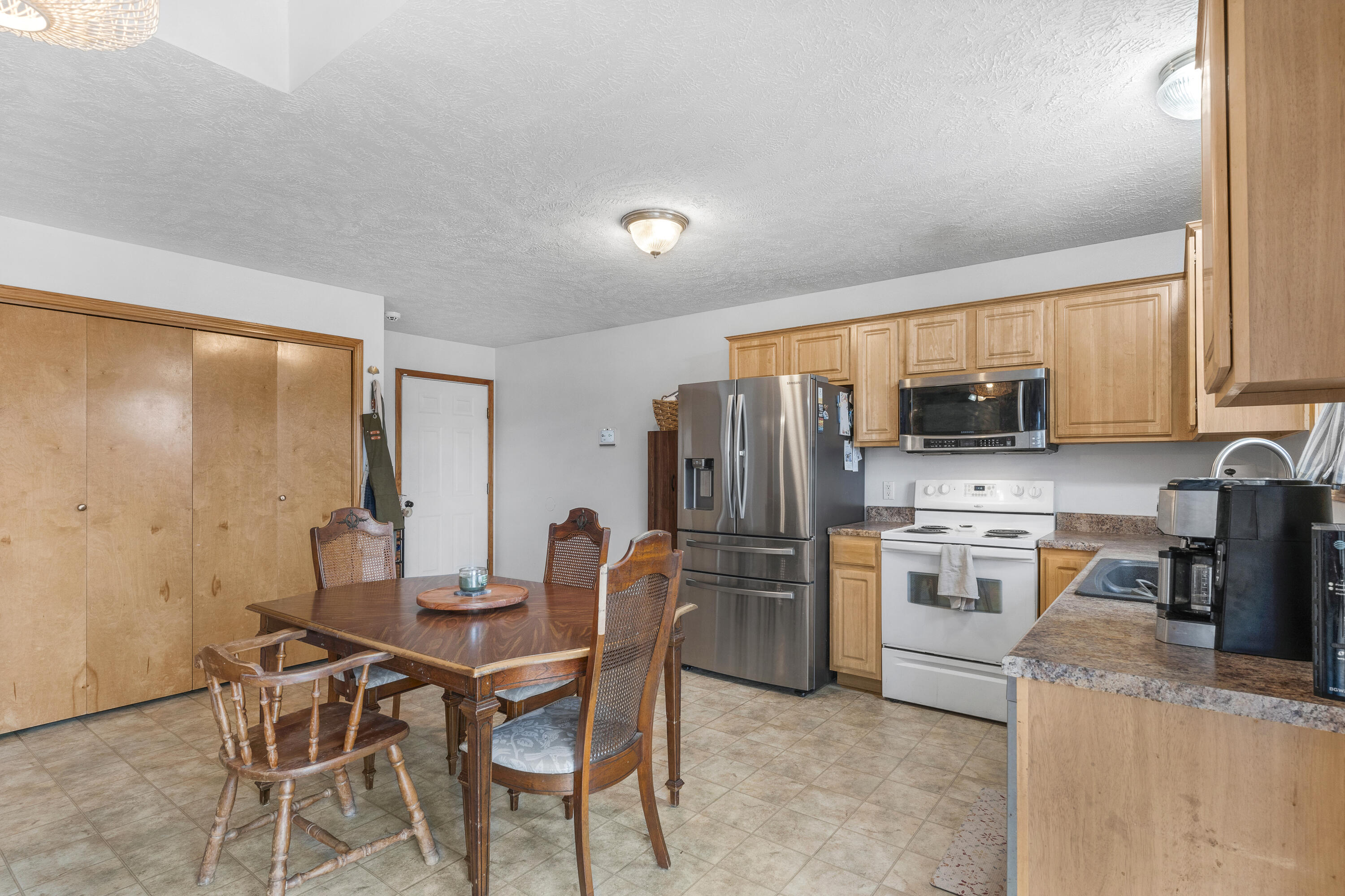4391 North Farm Road 157 Property Photo 10