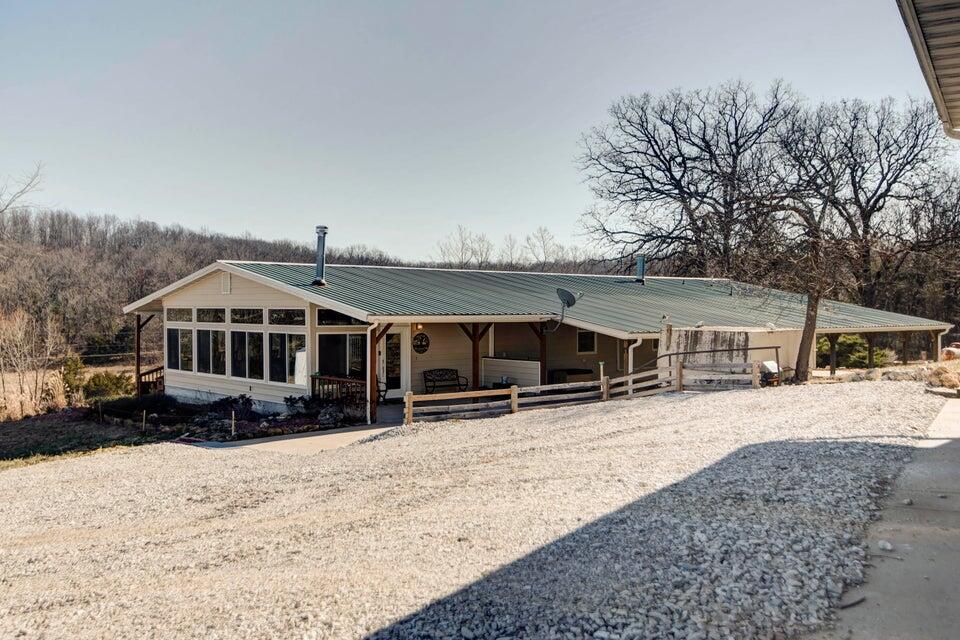 2351 Severs Road Property Photo 7