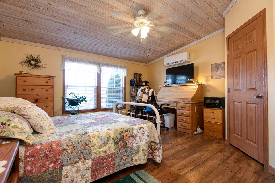2351 Severs Road Property Photo 25