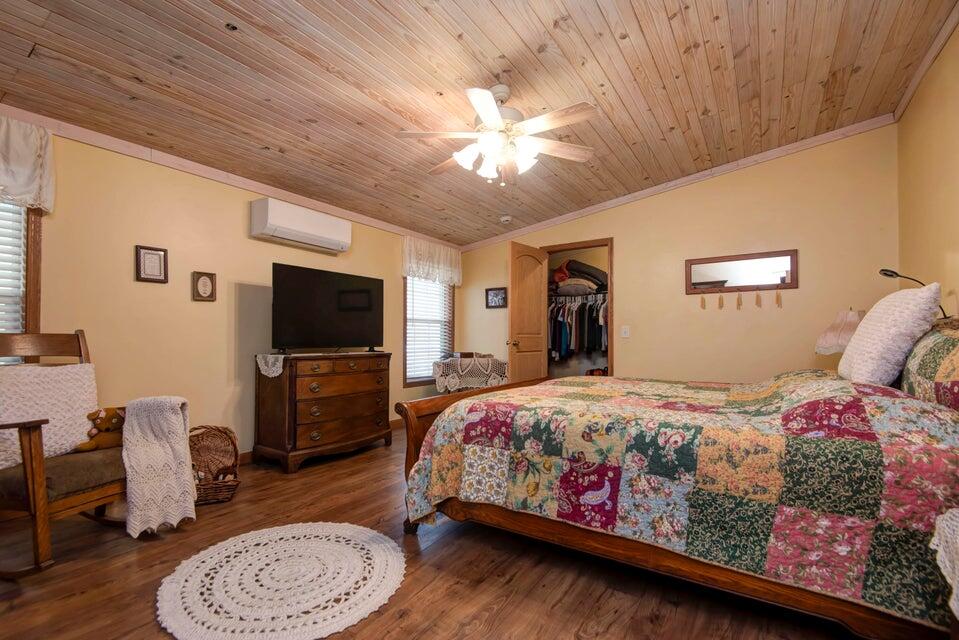 2351 Severs Road Property Photo 27