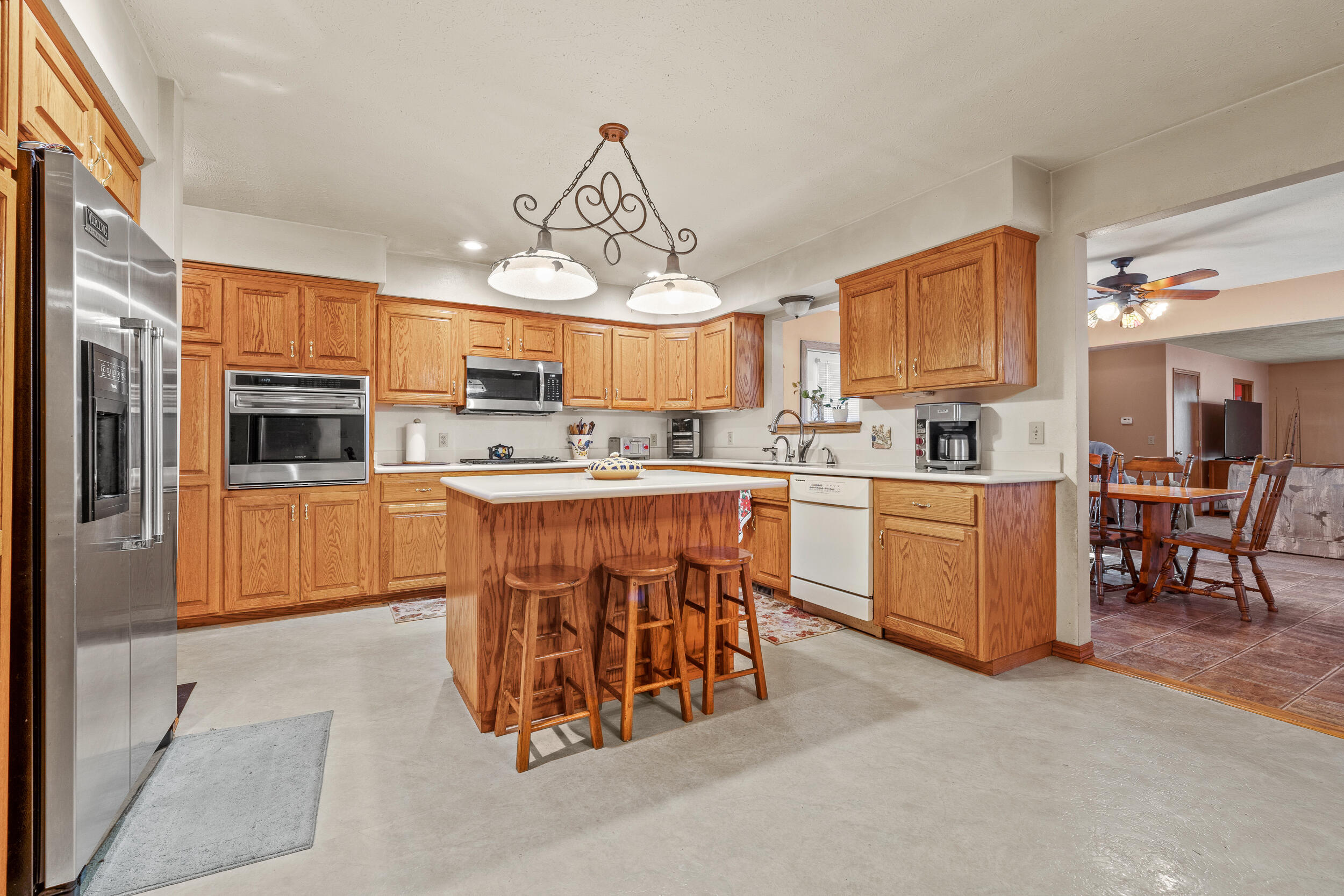 13512 Lawrence 2037 Property Photo 9