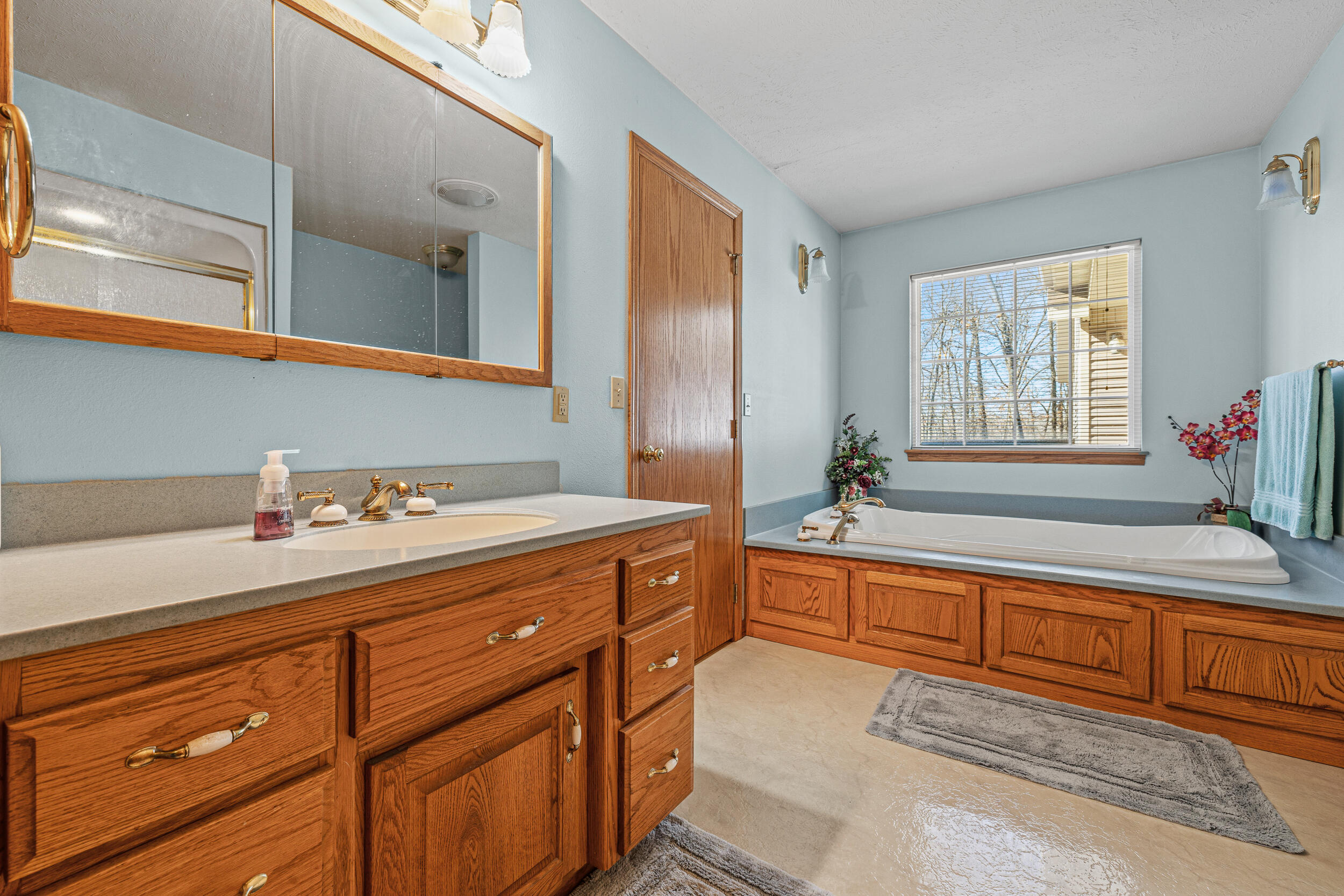 13512 Lawrence 2037 Property Photo 27
