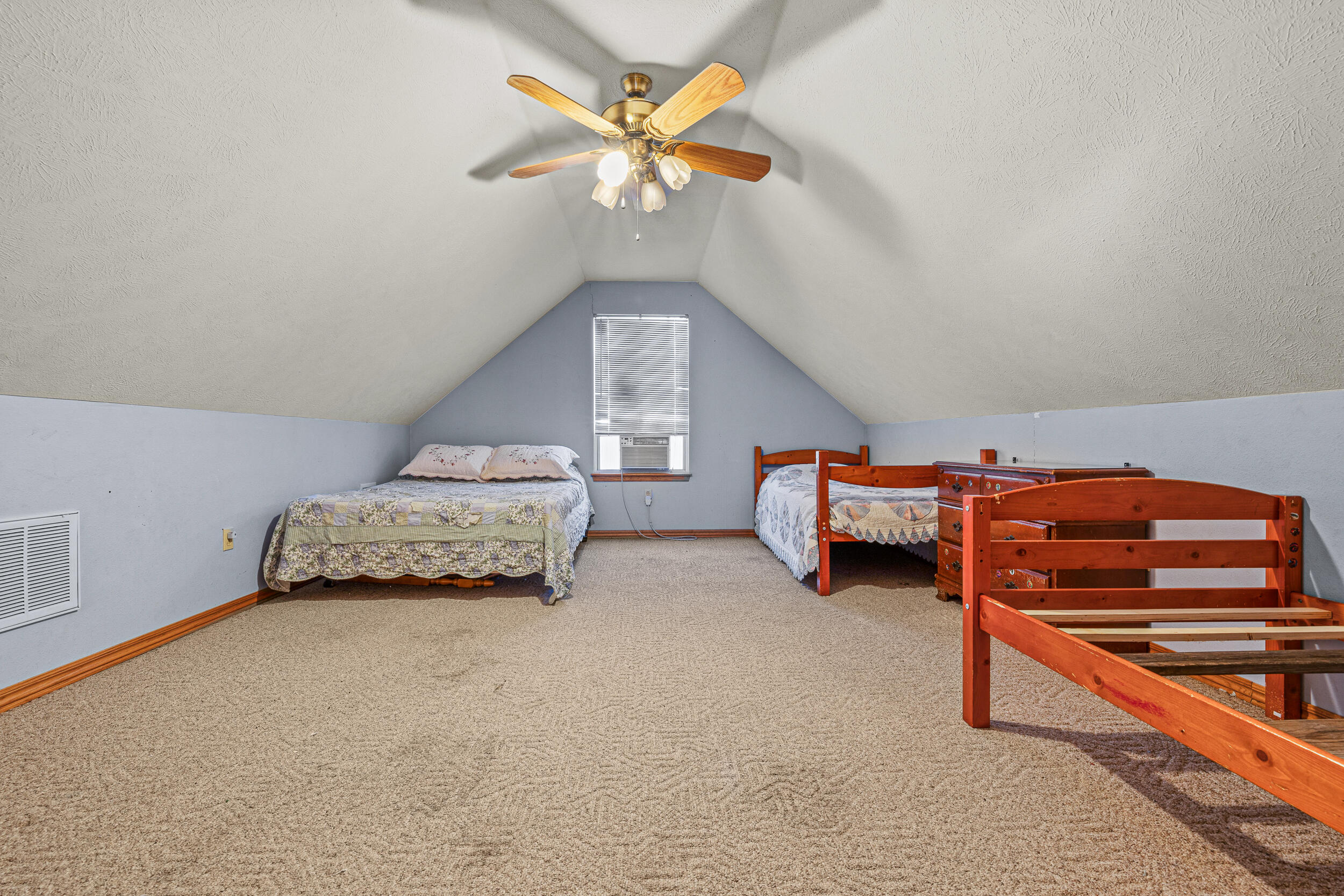 13512 Lawrence 2037 Property Photo 37
