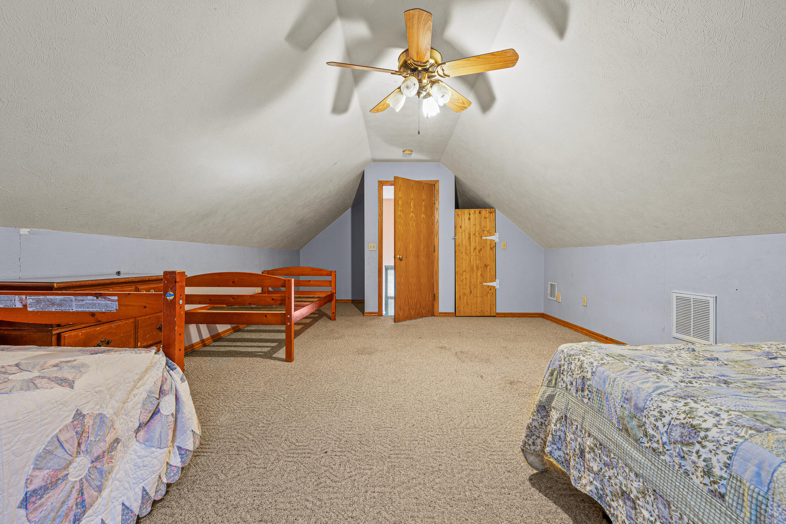 13512 Lawrence 2037 Property Photo 38