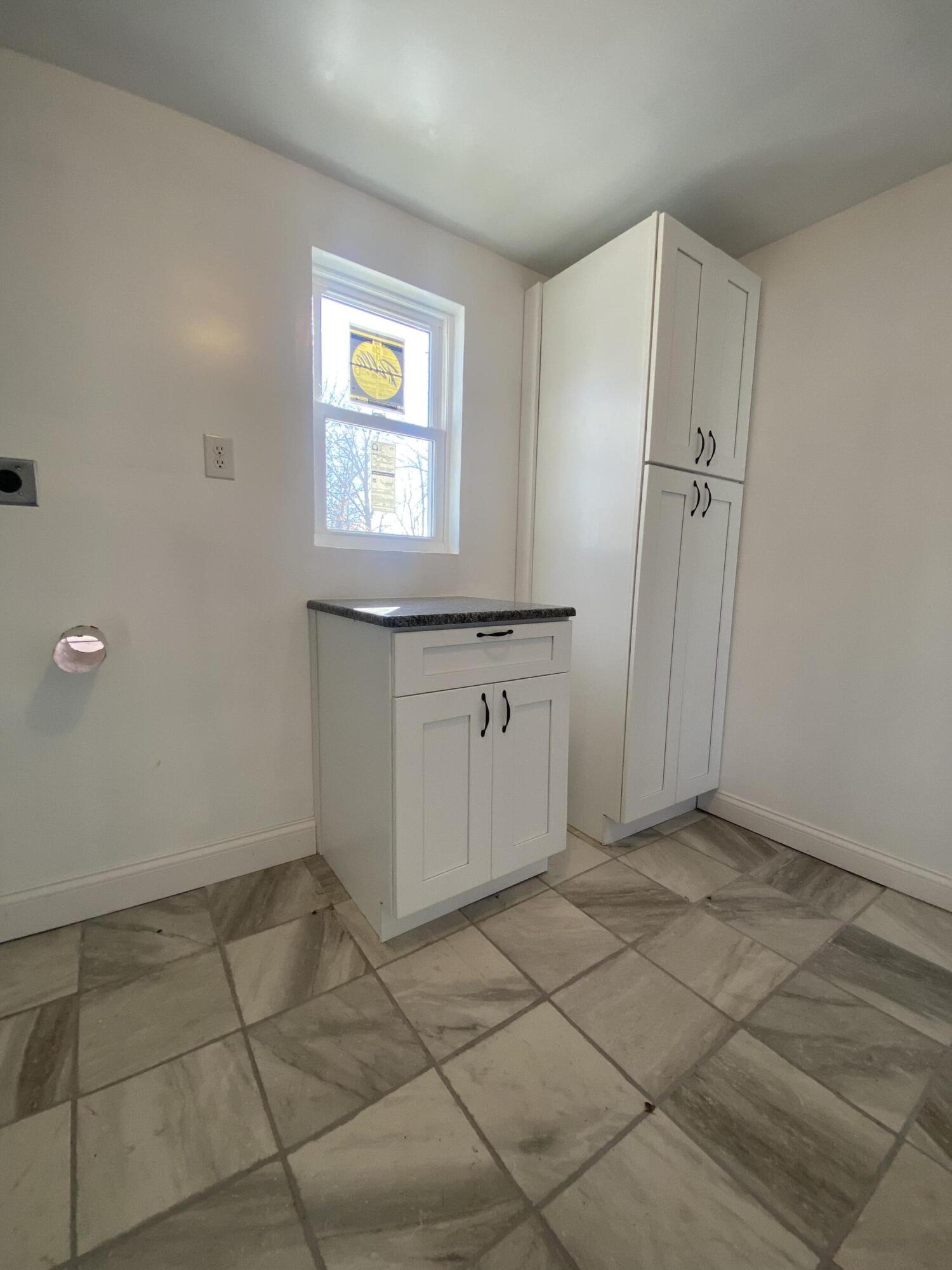 214 East Wilson Street Property Photo 14