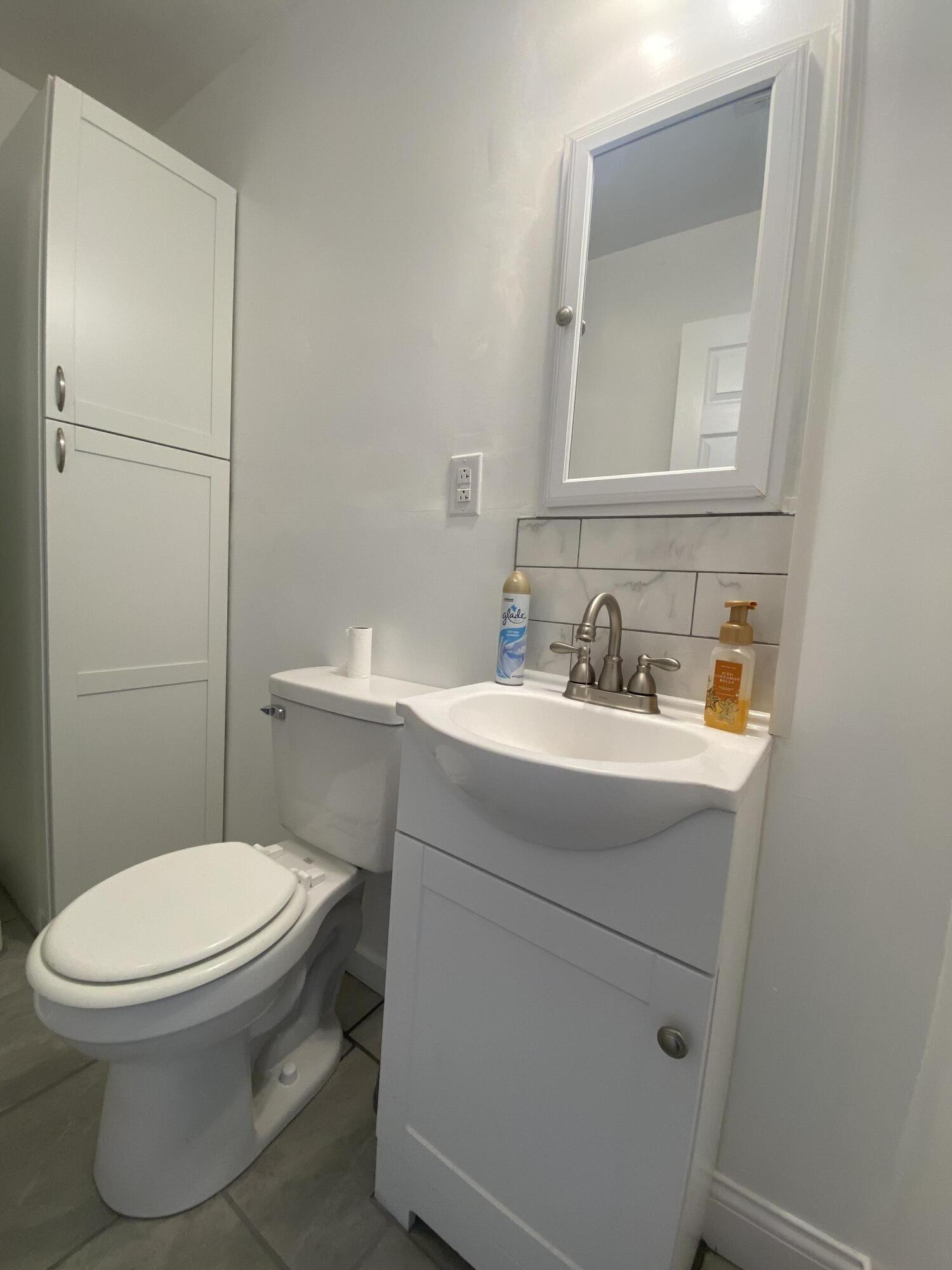 214 East Wilson Street Property Photo 18