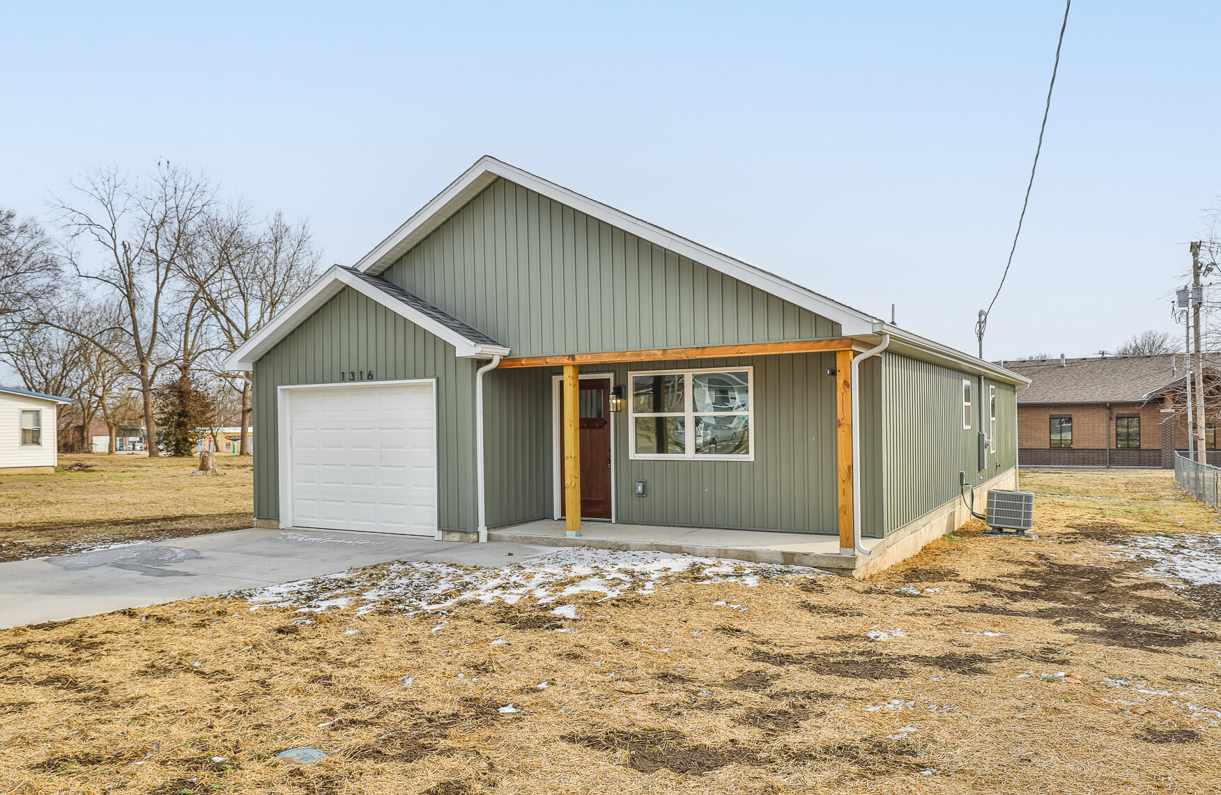 1316 West Fair Play Street Property Photo 2