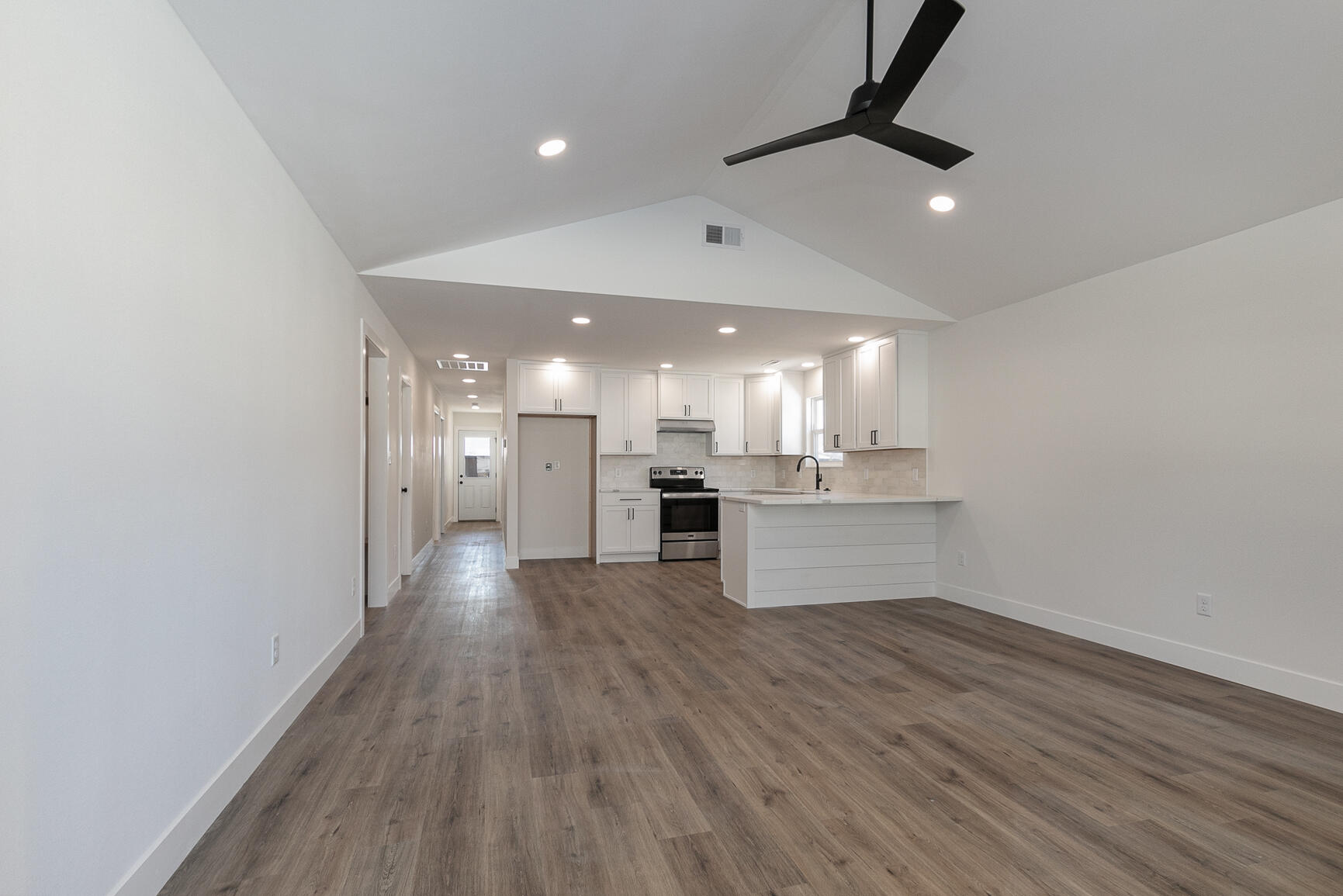 1316 West Fair Play Street Property Photo 7