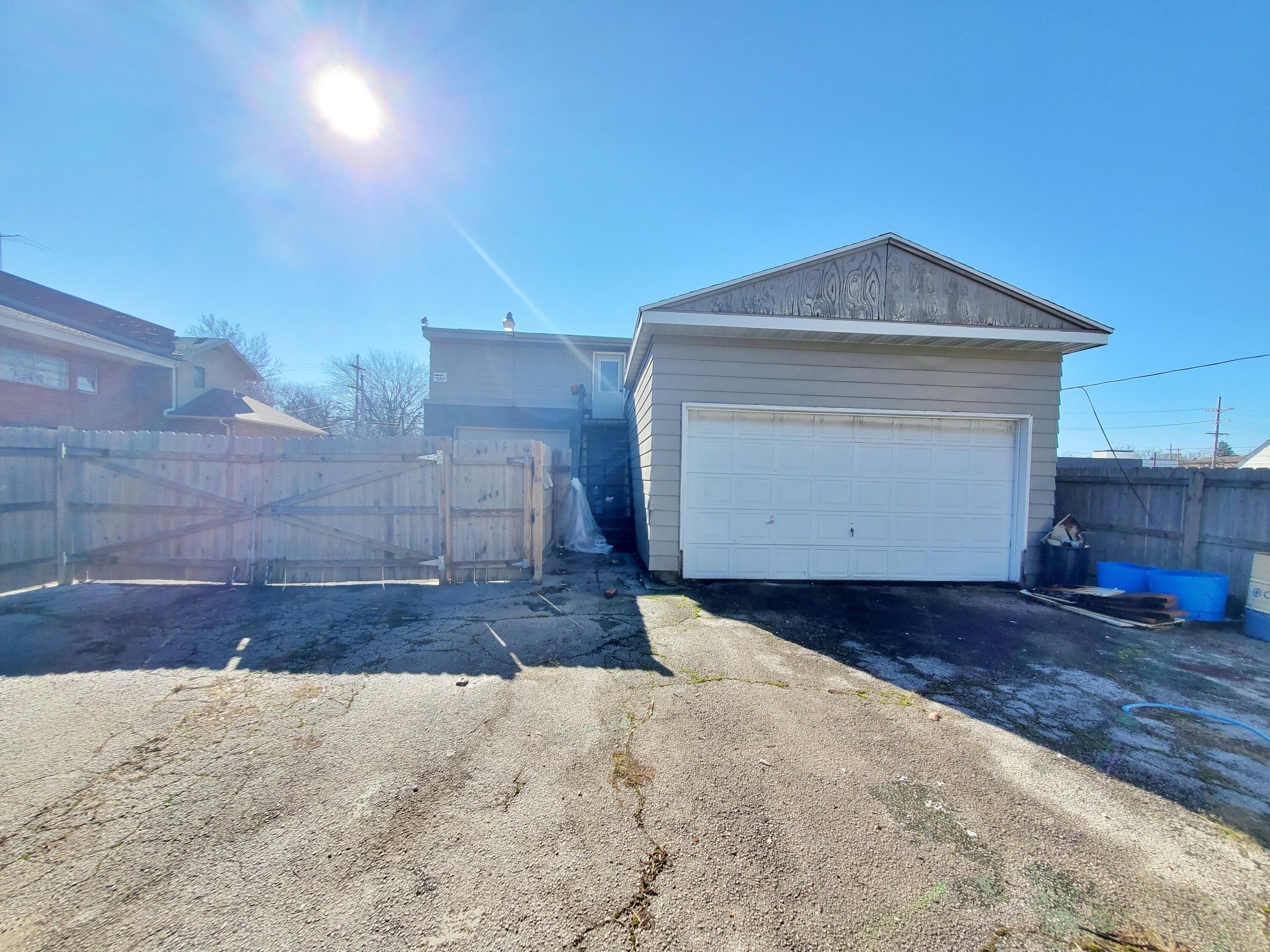 1843 East Cherry Street Property Photo 2