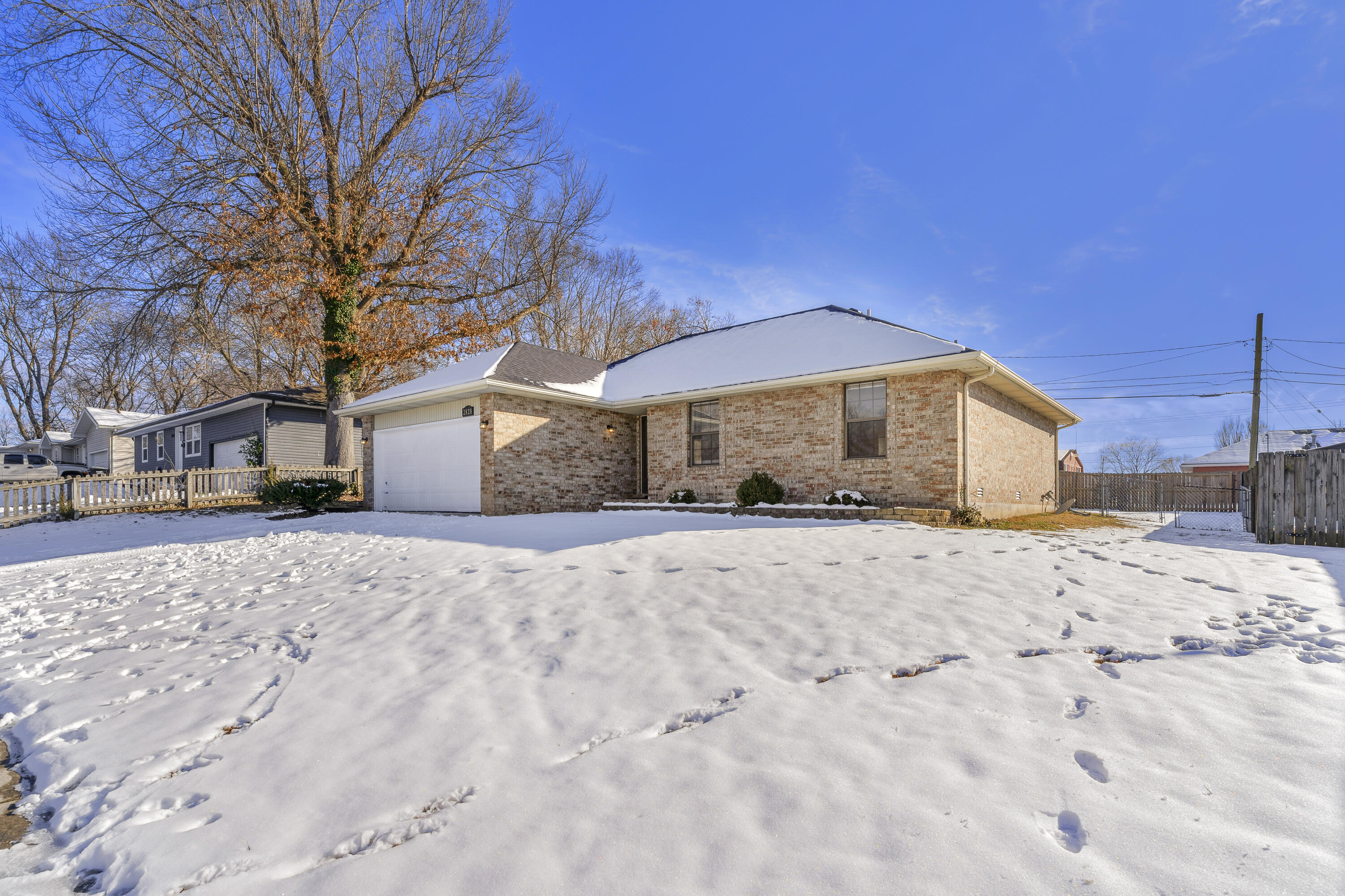 2828 West Whiteside Street Property Photo 1