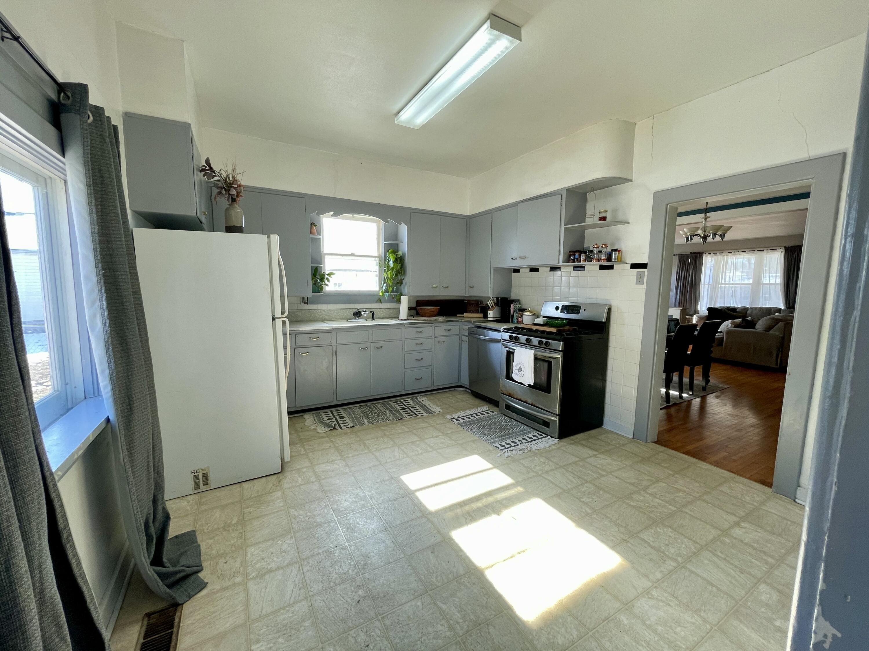 706 & 710 Truman Street Property Photo 19