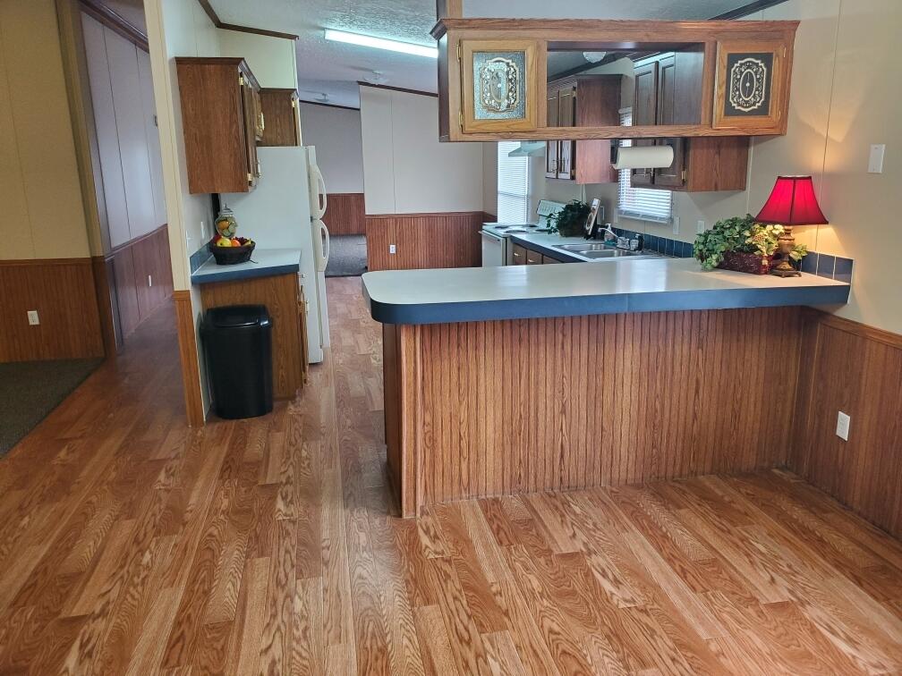 511 West Golubski Avenue Property Photo 3