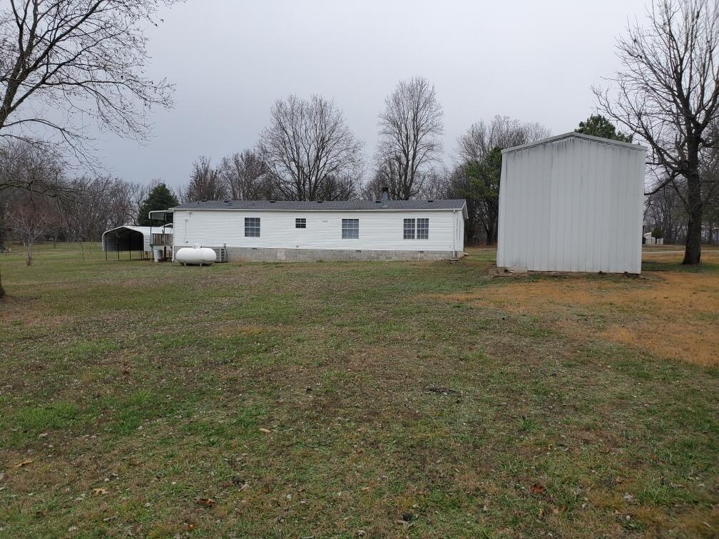 511 West Golubski Avenue Property Photo 13