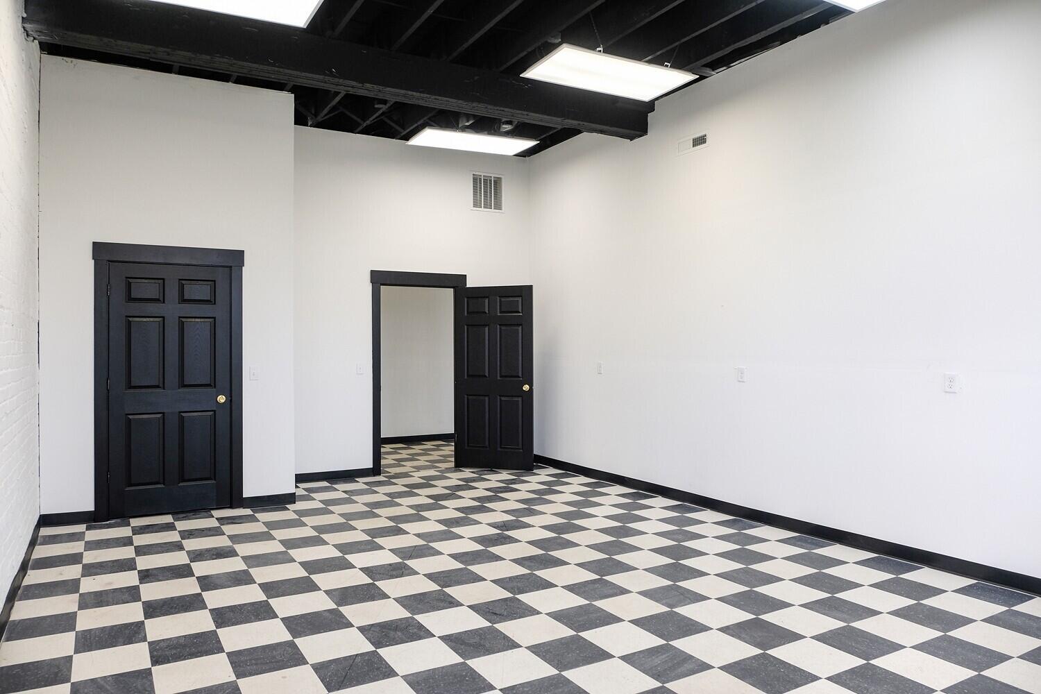 909 West Commercial Street Property Photo 10