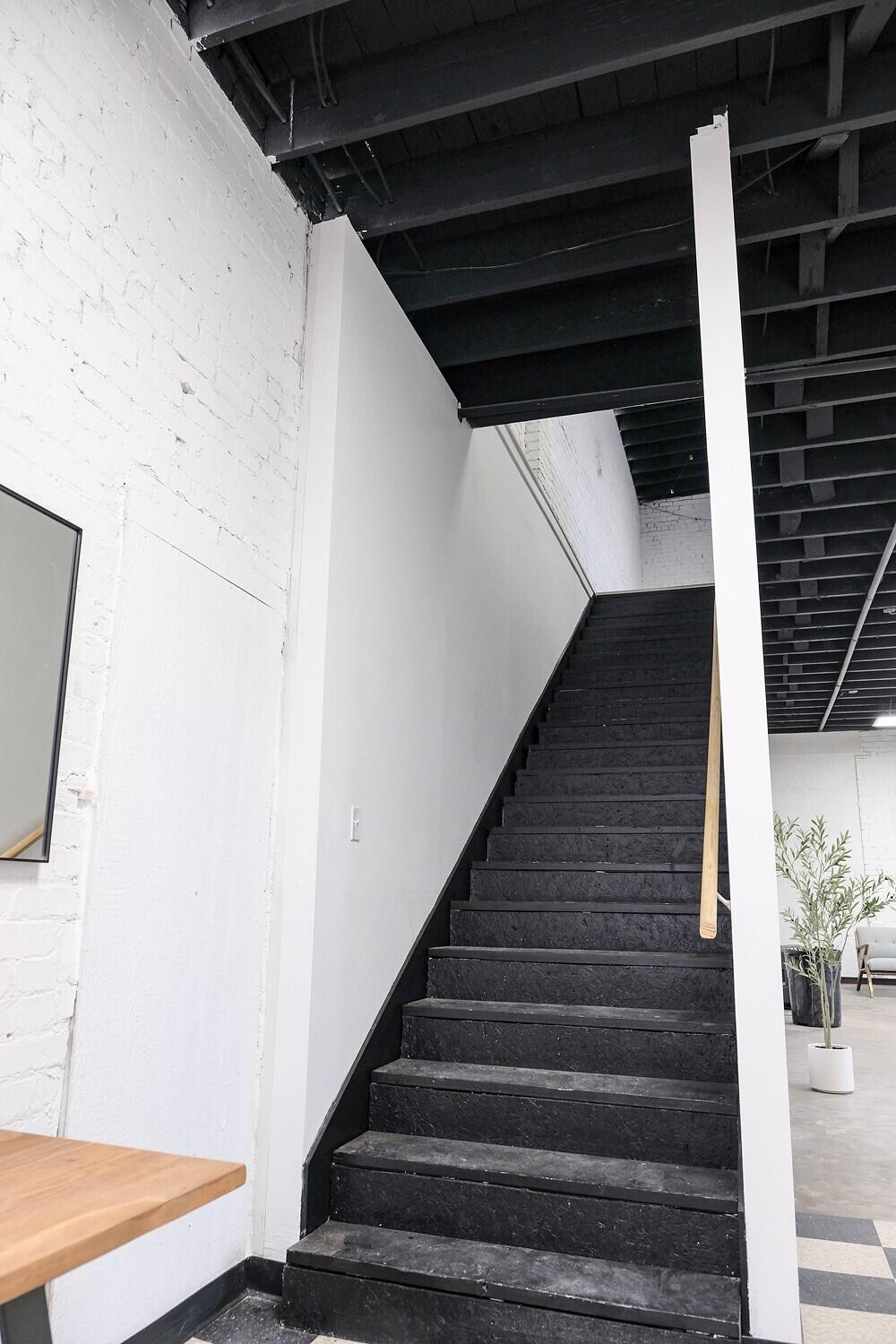 909 West Commercial Street Property Photo 13