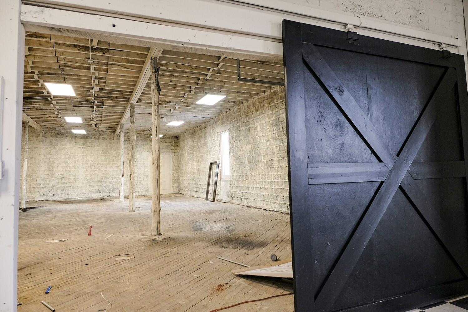 909 West Commercial Street Property Photo 16