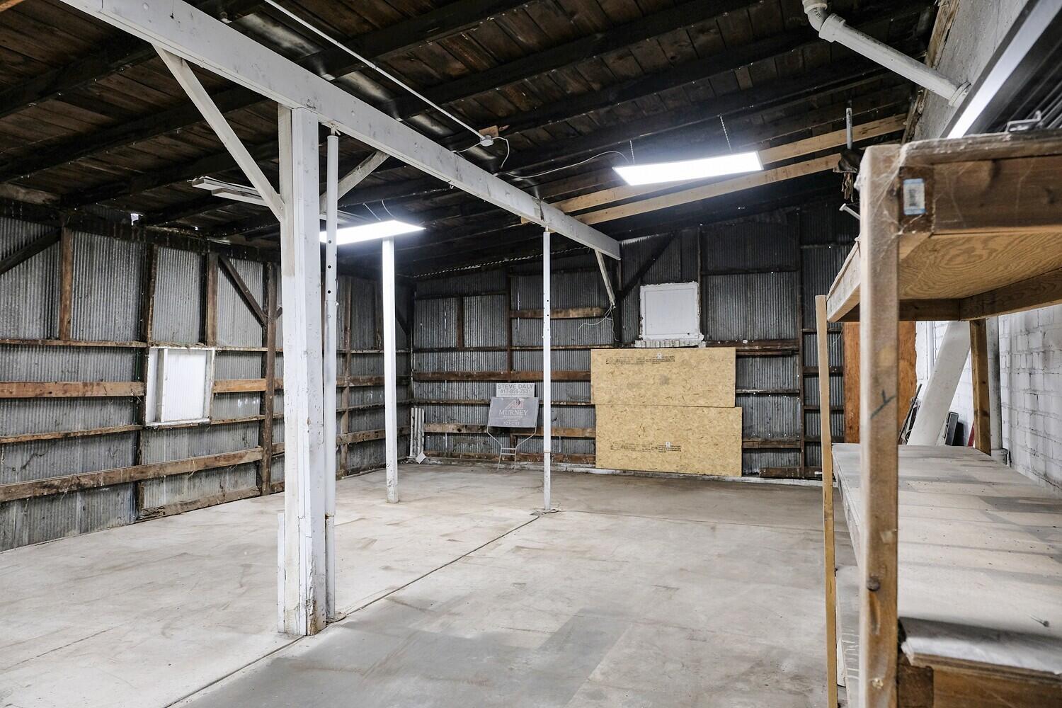 909 West Commercial Street Property Photo 19