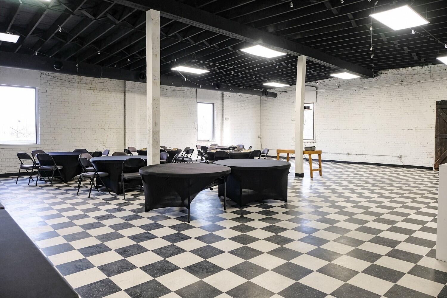 909 West Commercial Street Property Photo 11