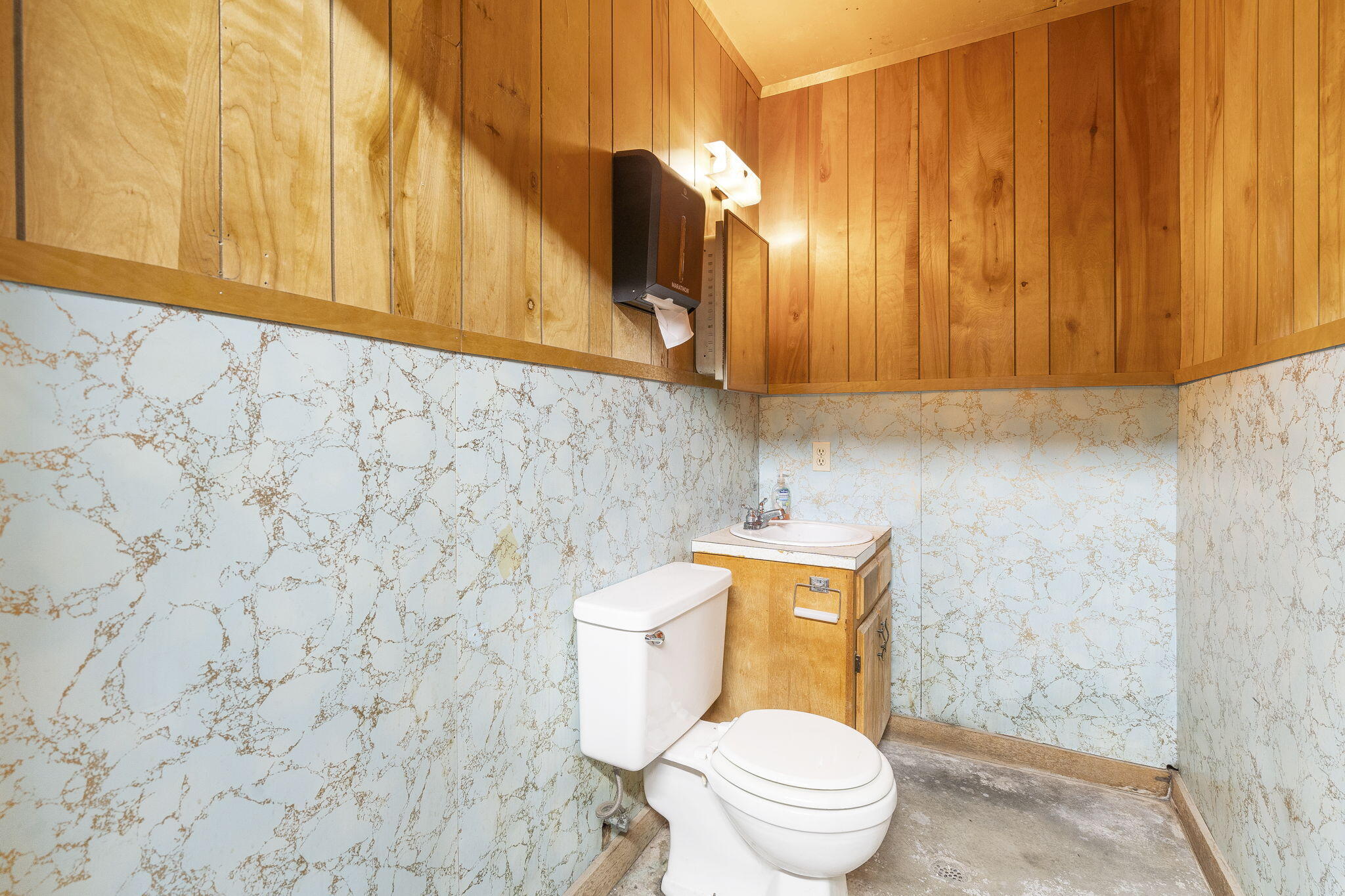 2557 West Olive Street Property Photo 36
