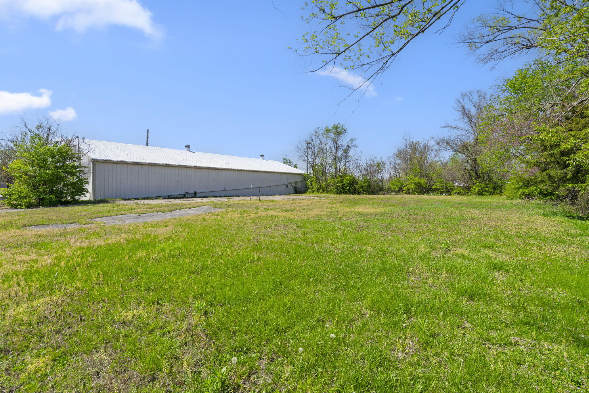 2557 West Olive Street Property Photo 42